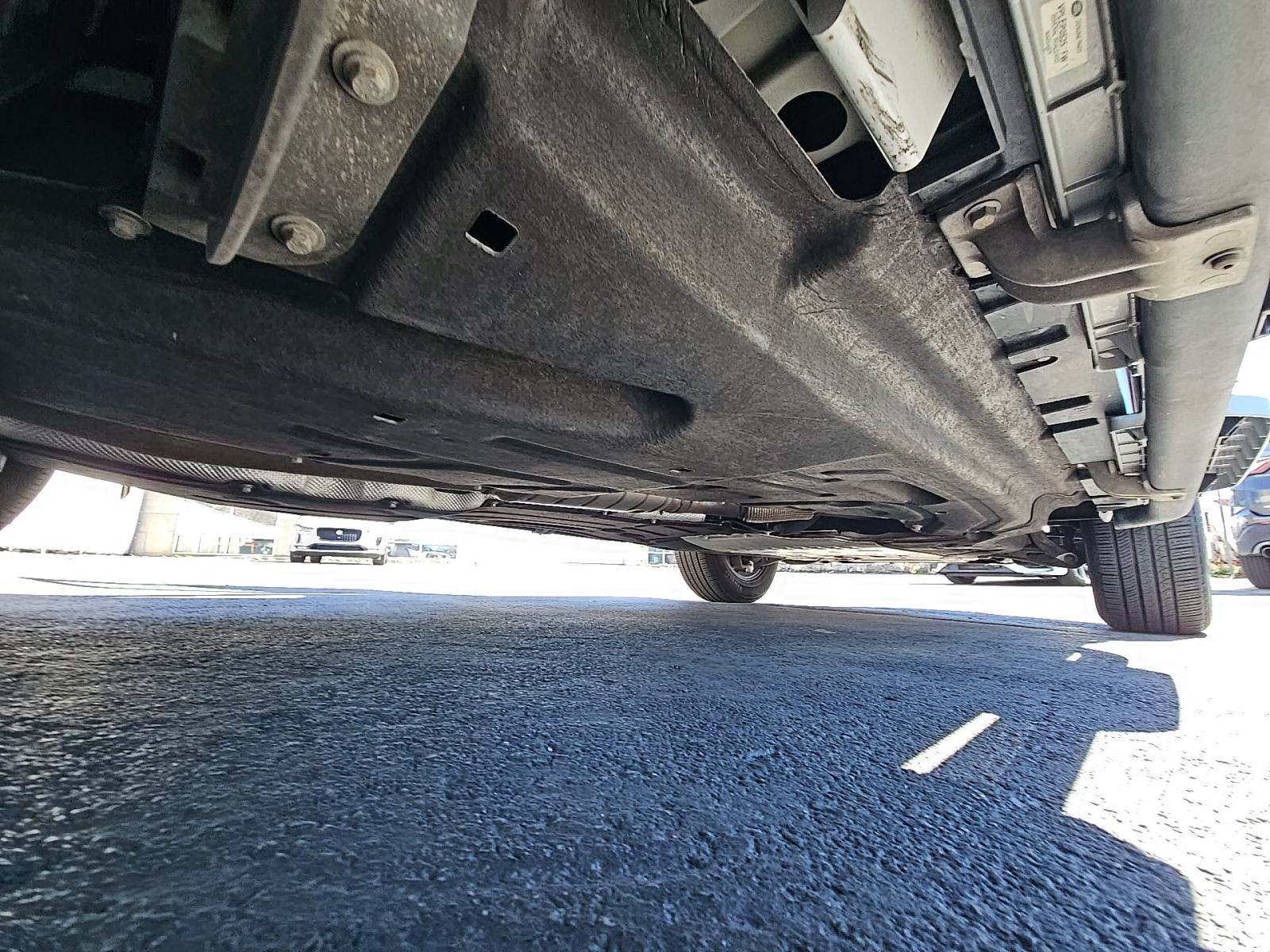 2023 Land Rover Defender 130 X-Dynamic SE AWD