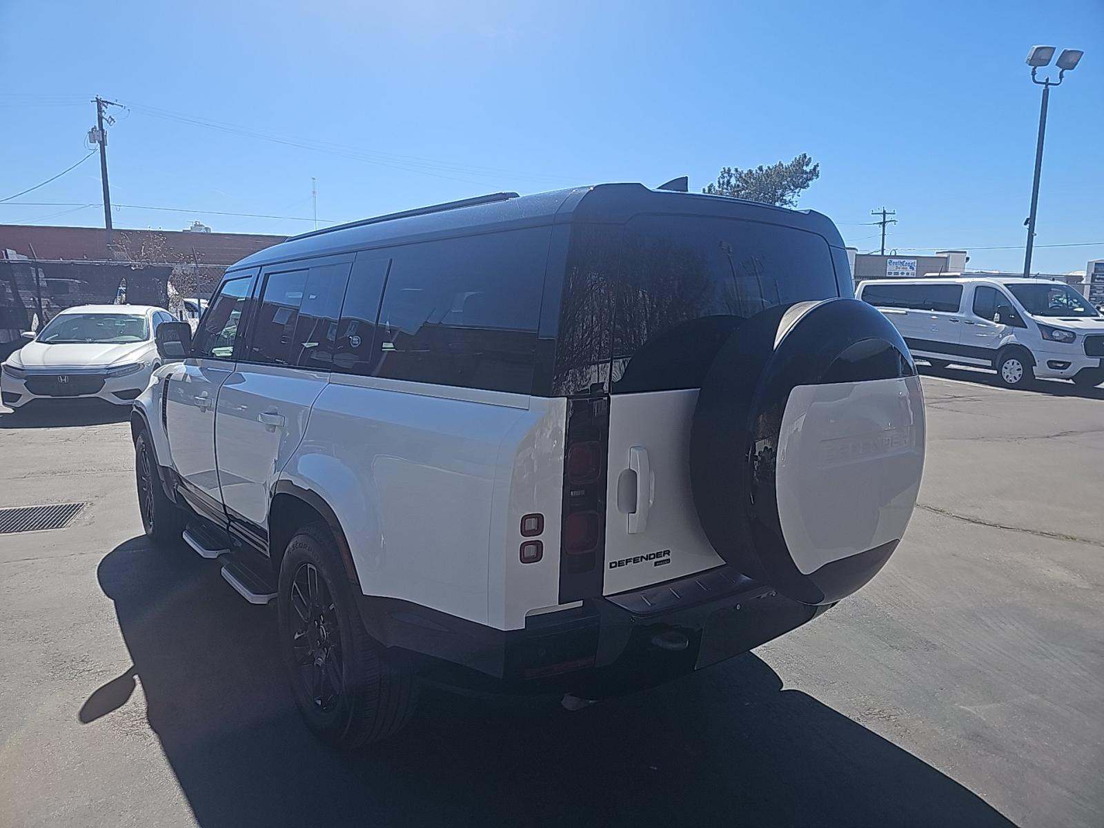 2023 Land Rover Defender 130 X-Dynamic SE AWD