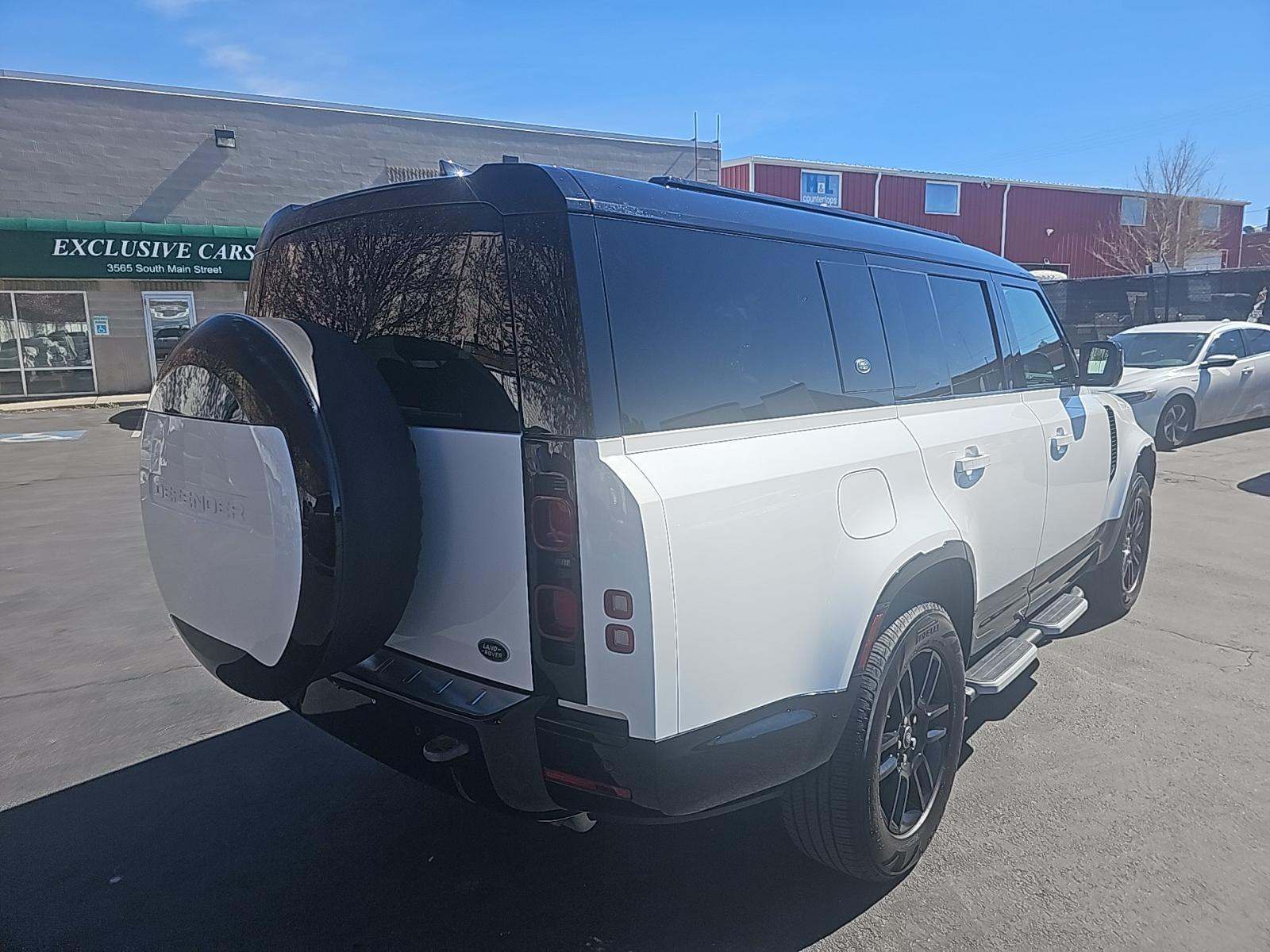 2023 Land Rover Defender 130 X-Dynamic SE AWD