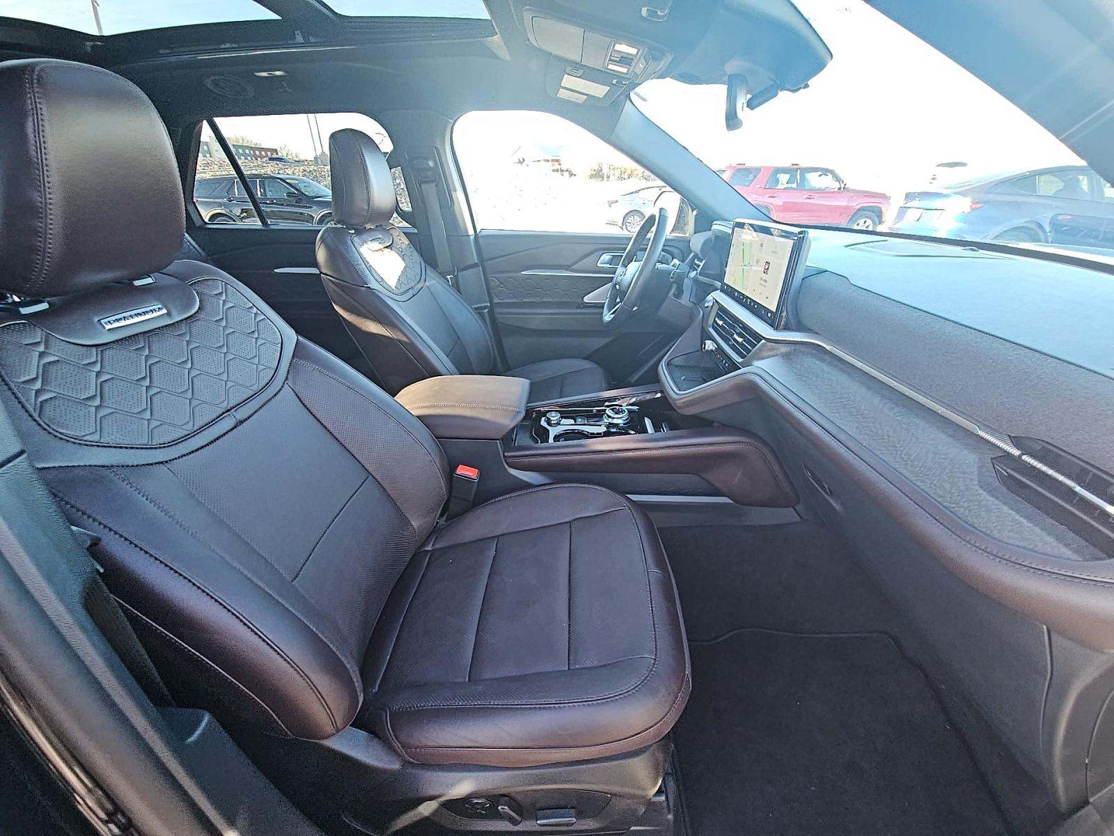 2025 Ford Explorer Platinum AWD