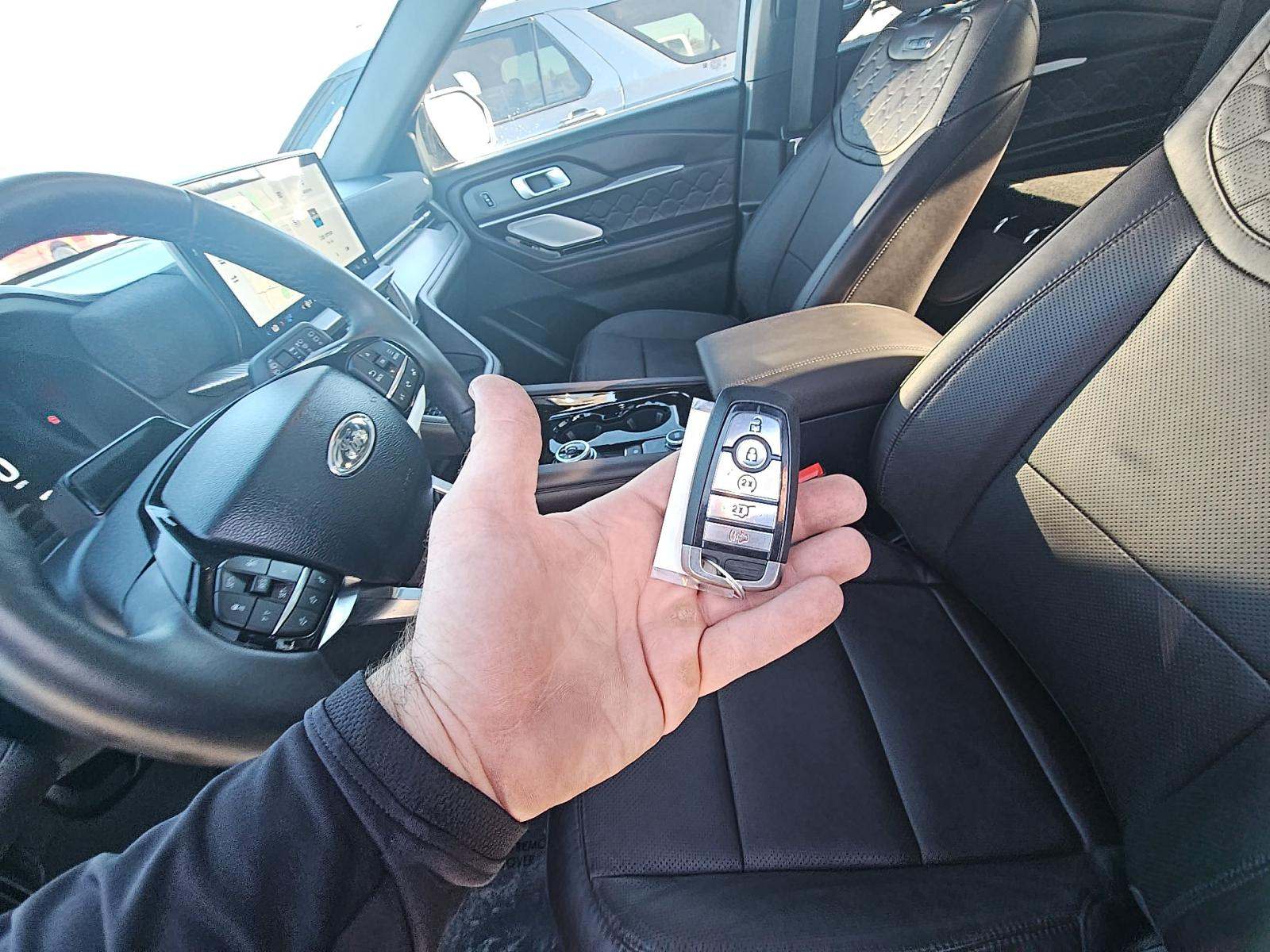 2025 Ford Explorer Platinum AWD