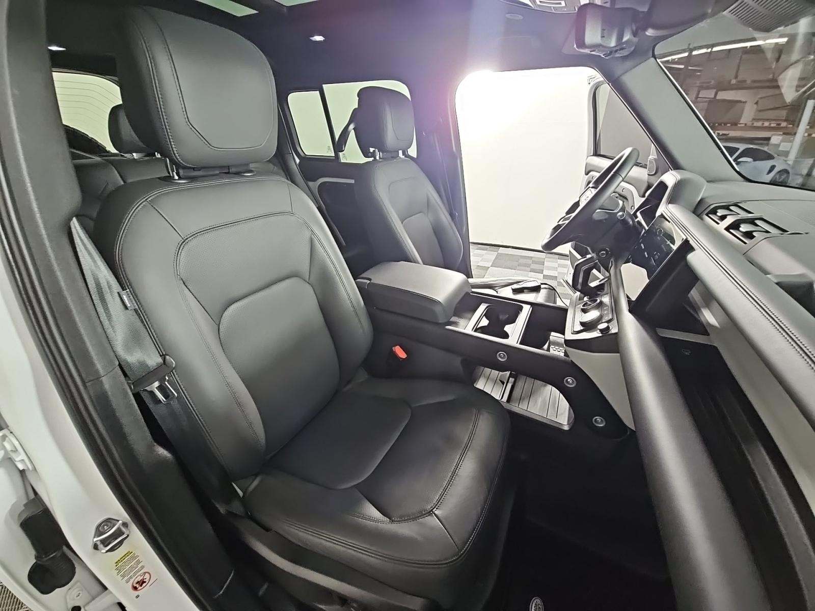 2024 Land Rover Defender 110 SE AWD