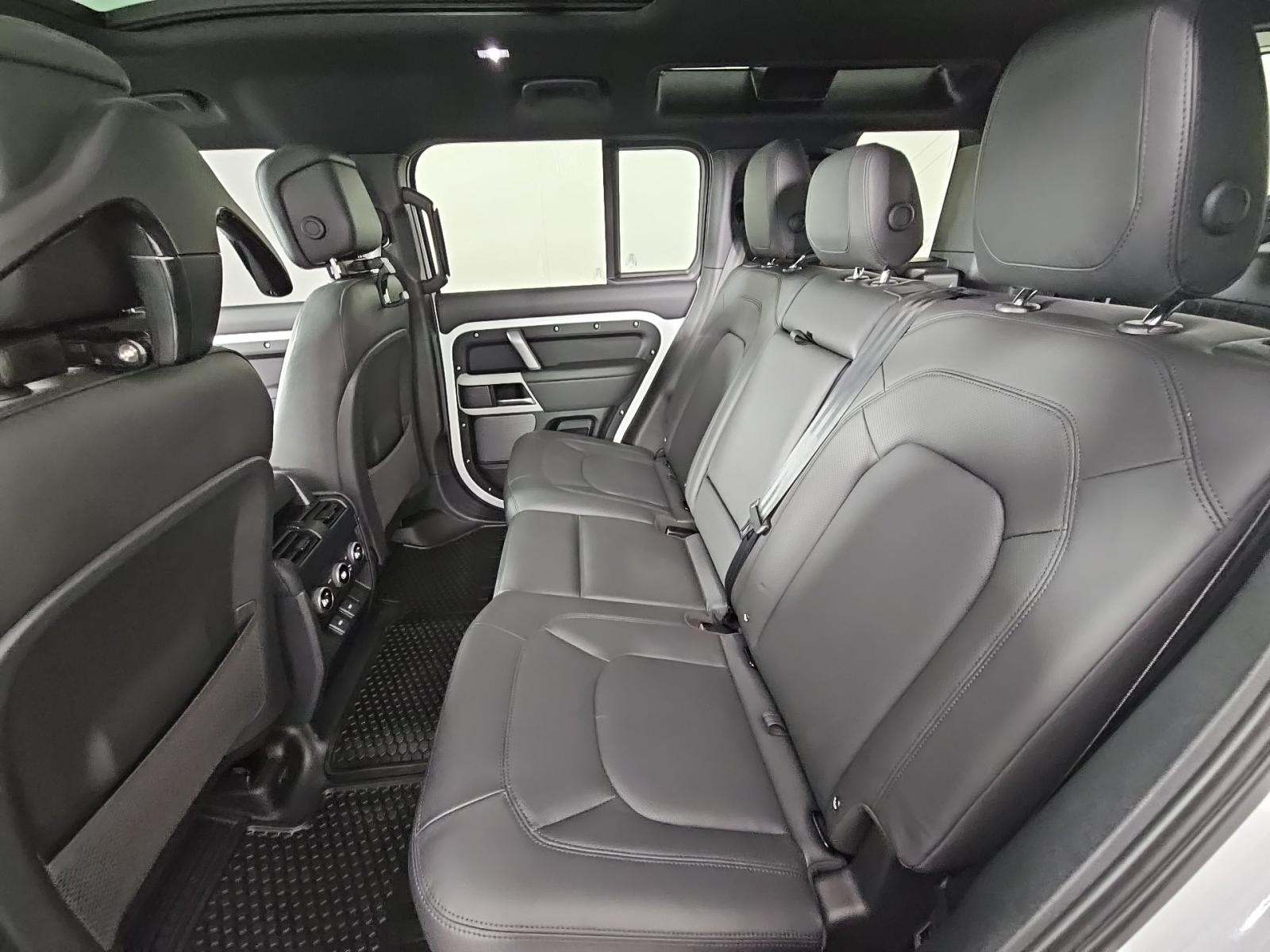 2024 Land Rover Defender 110 SE AWD