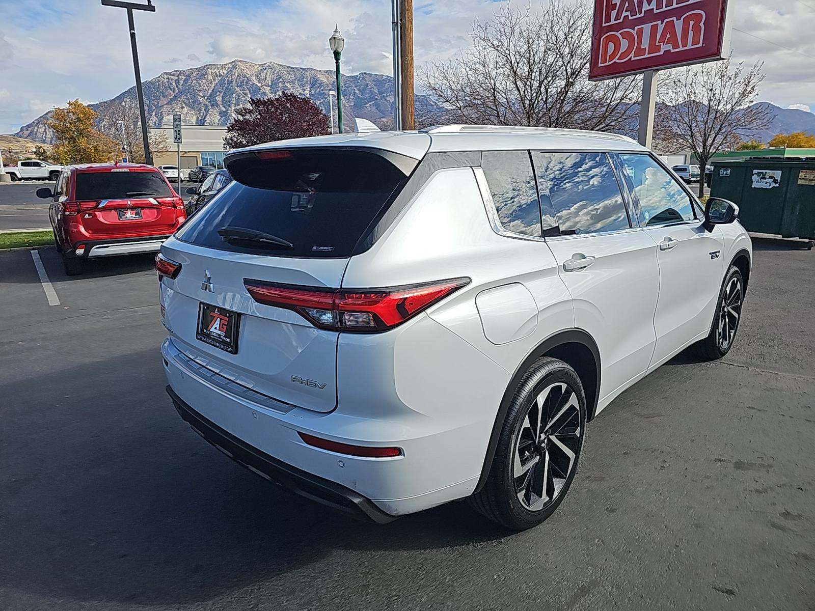 2023 Mitsubishi Outlander PHEV SEL AWD