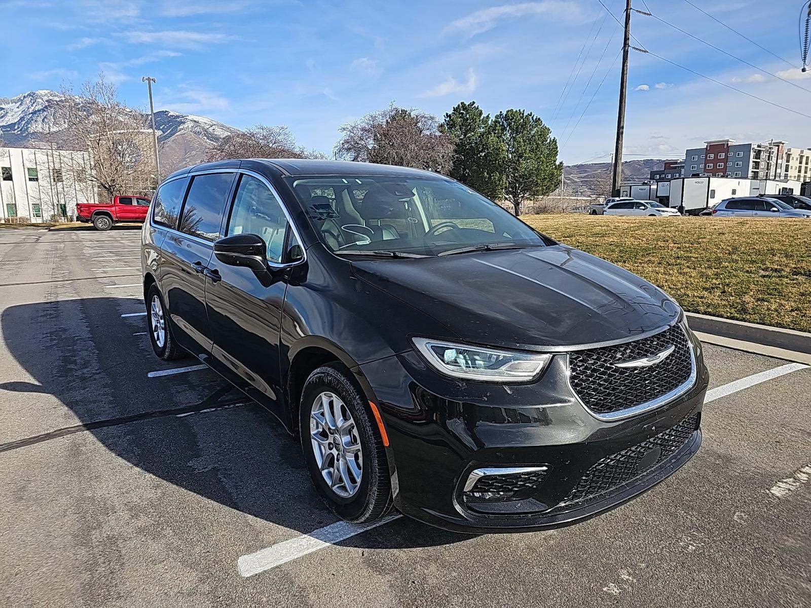 2023 Chrysler Pacifica Touring L FWD