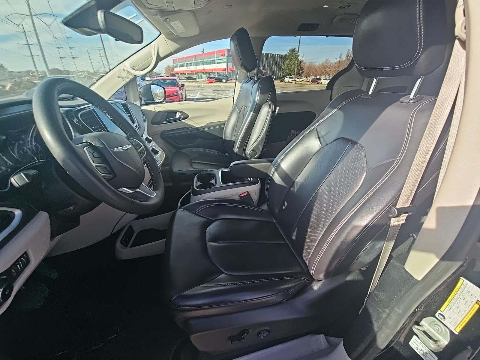 2023 Chrysler Pacifica Touring L FWD