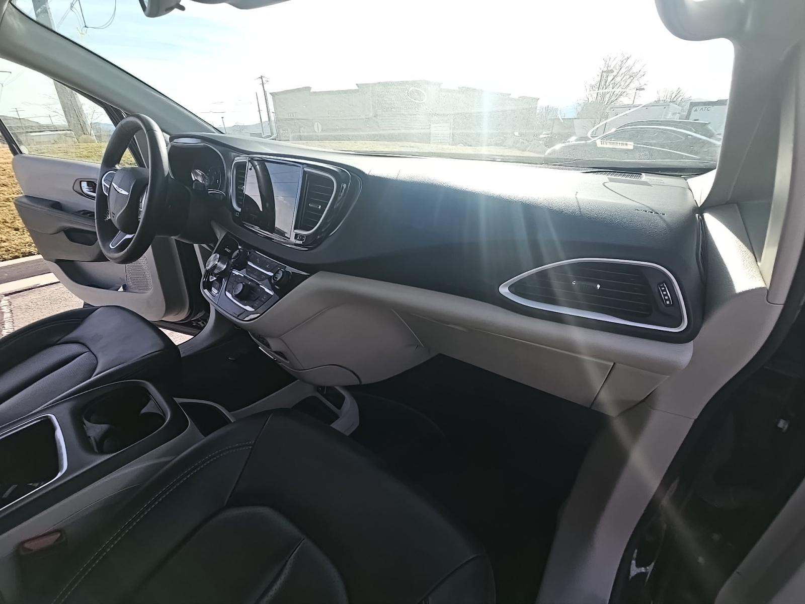 2023 Chrysler Pacifica Touring L FWD