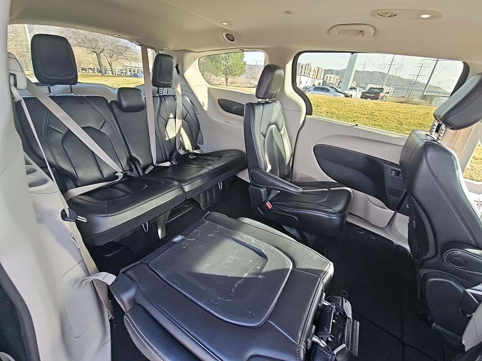 2023 Chrysler Pacifica Touring L FWD