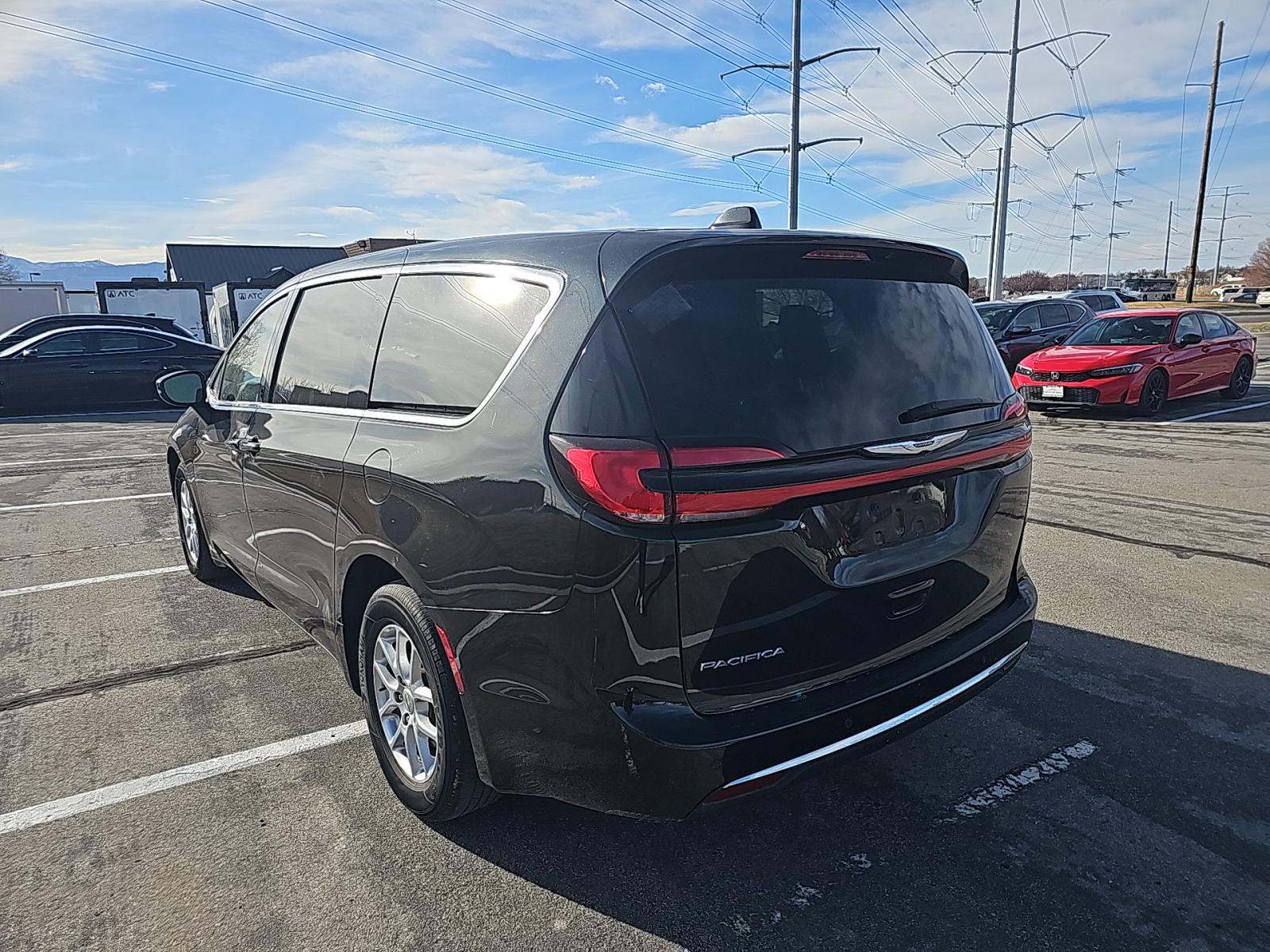 2023 Chrysler Pacifica Touring L FWD