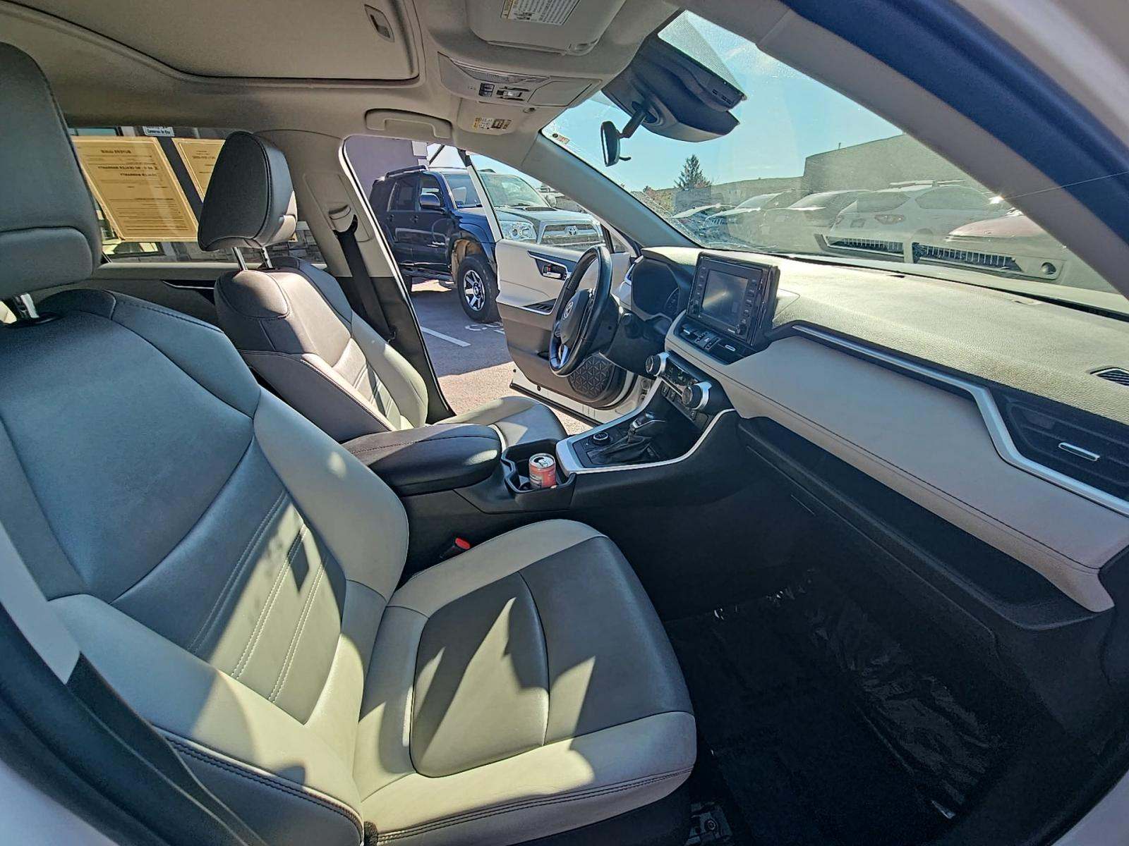 2021 Toyota RAV4 Hybrid XLE Premium AWD