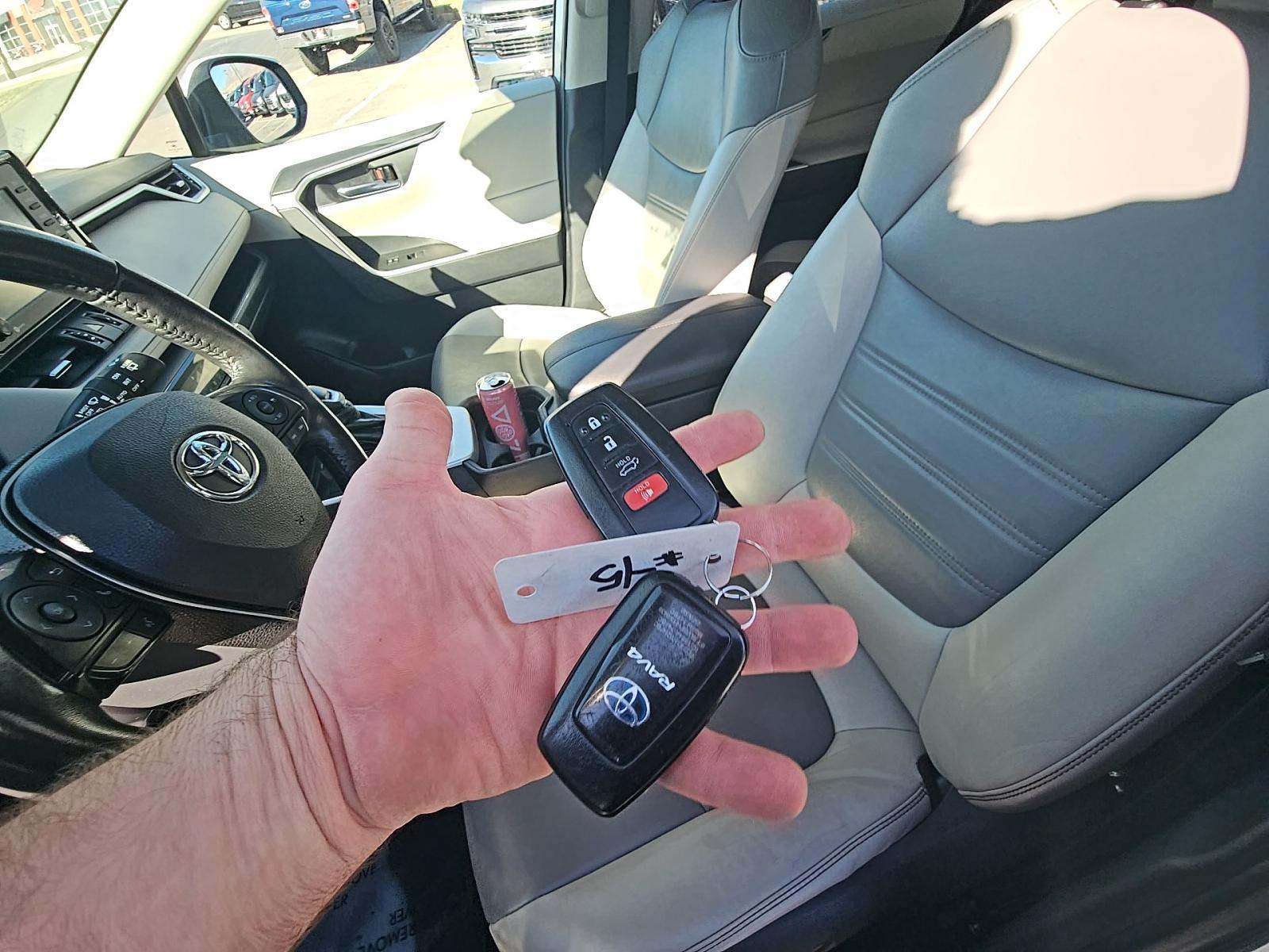 2021 Toyota RAV4 Hybrid XLE Premium AWD