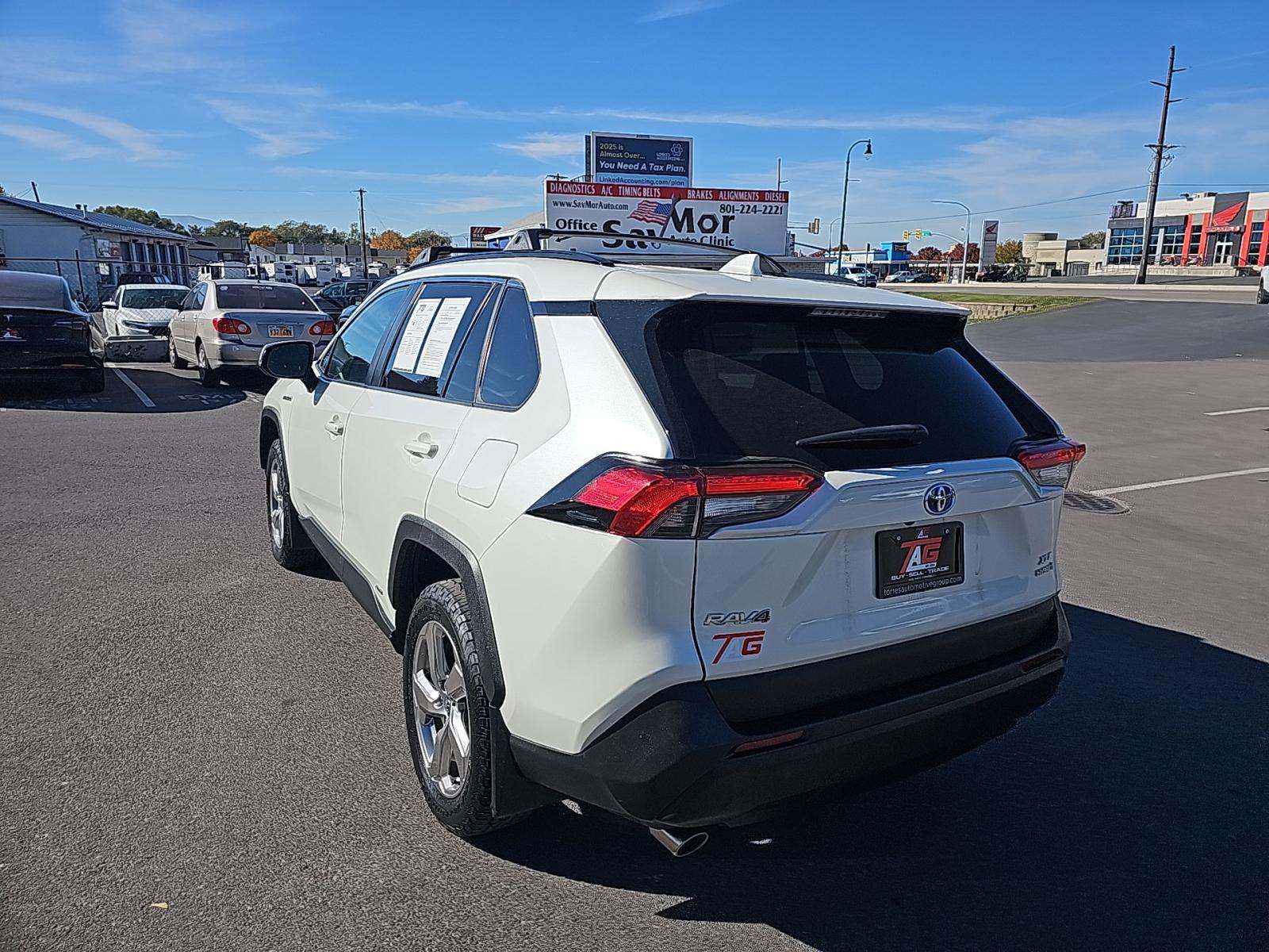 2021 Toyota RAV4 Hybrid XLE Premium AWD