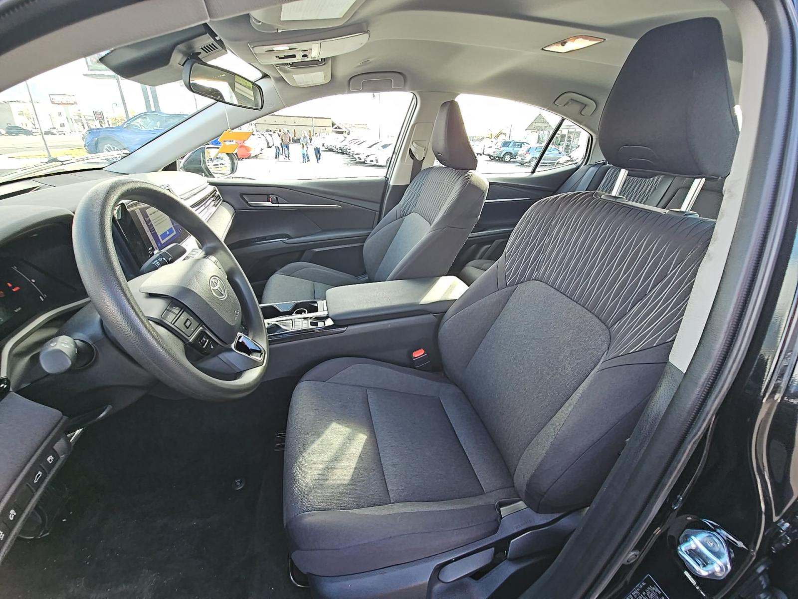 2025 Toyota Camry LE FWD