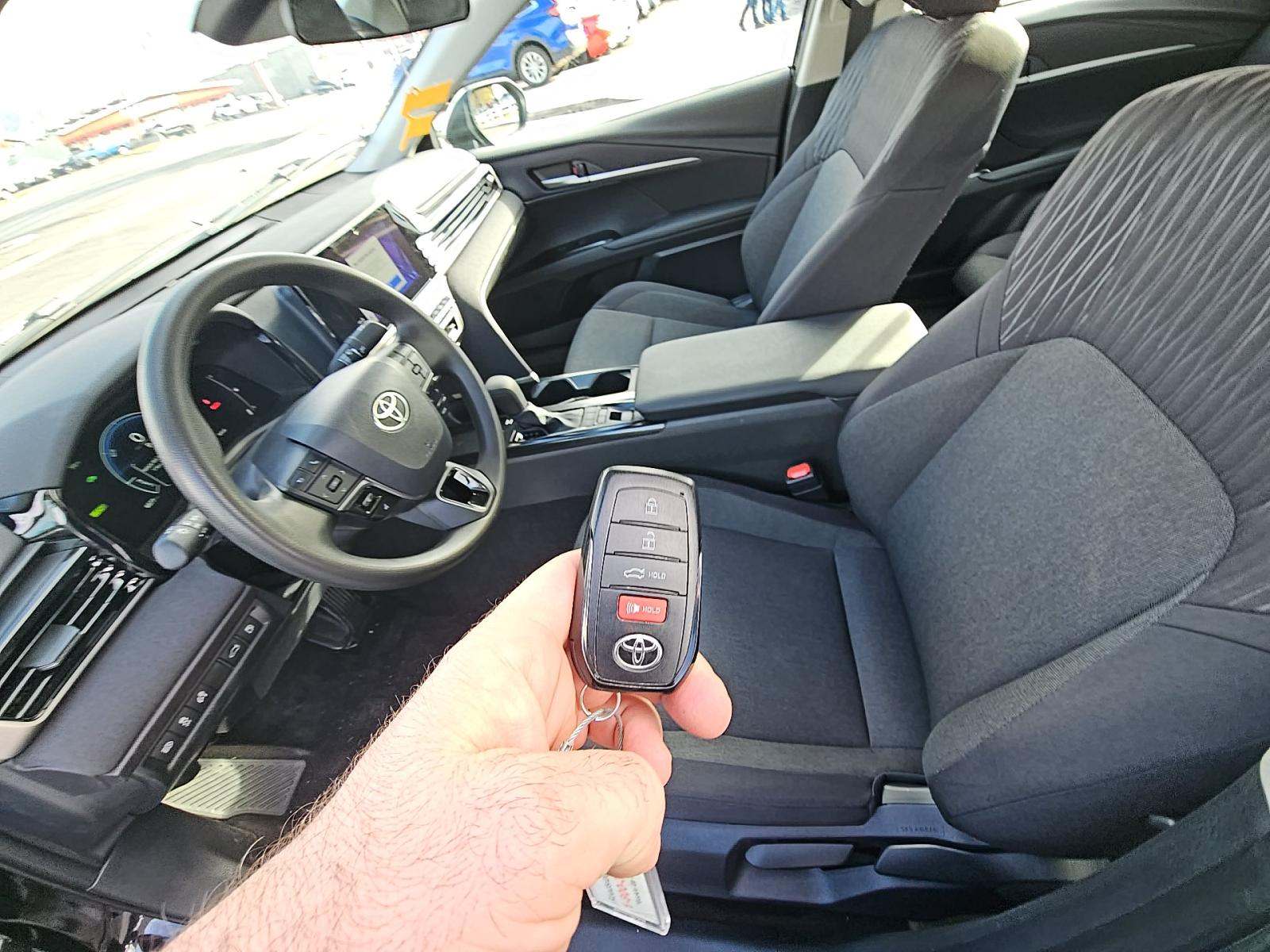 2025 Toyota Camry LE FWD