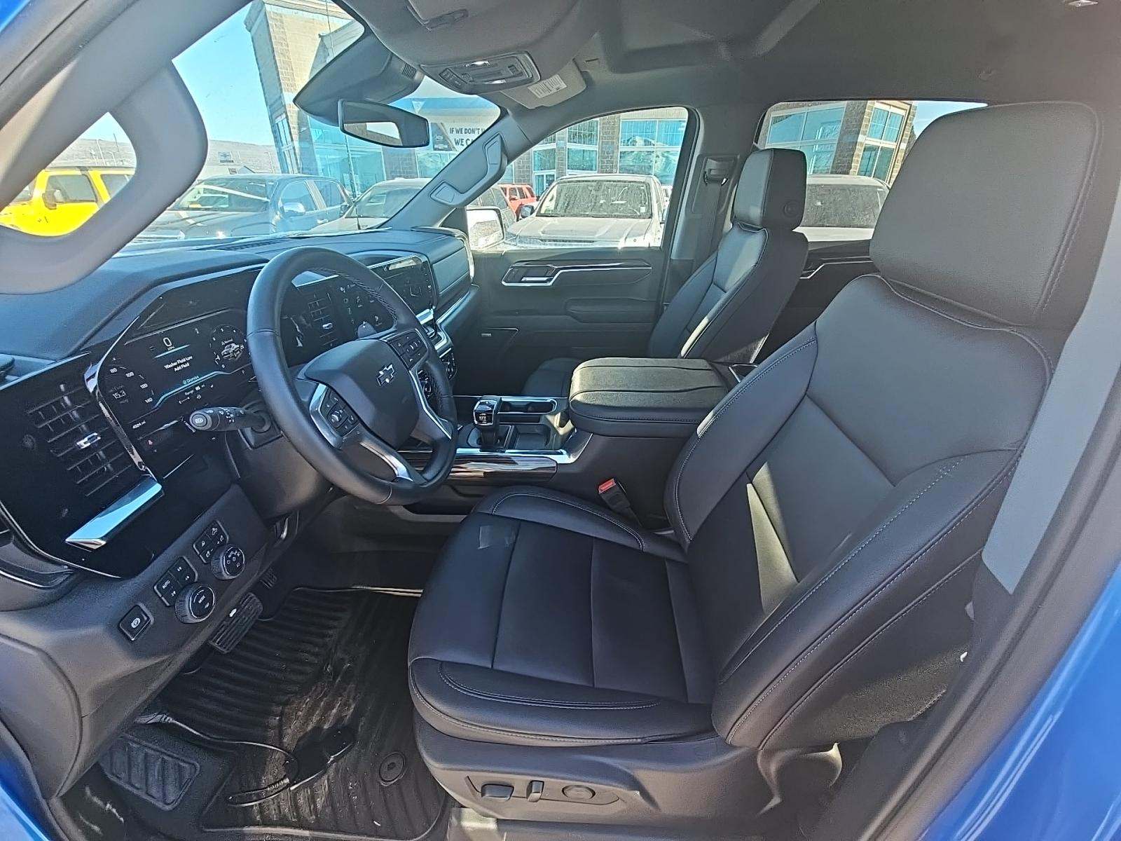 2025 Chevrolet Silverado 1500 RST AWD