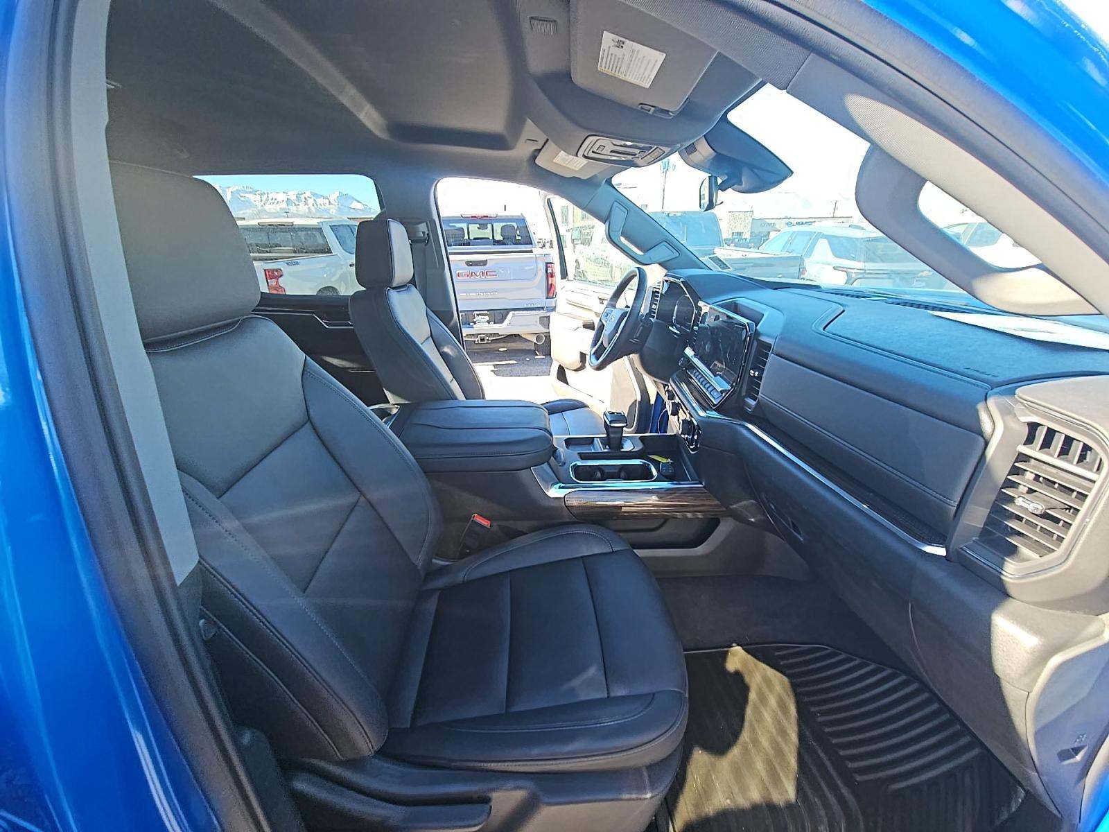 2025 Chevrolet Silverado 1500 RST AWD