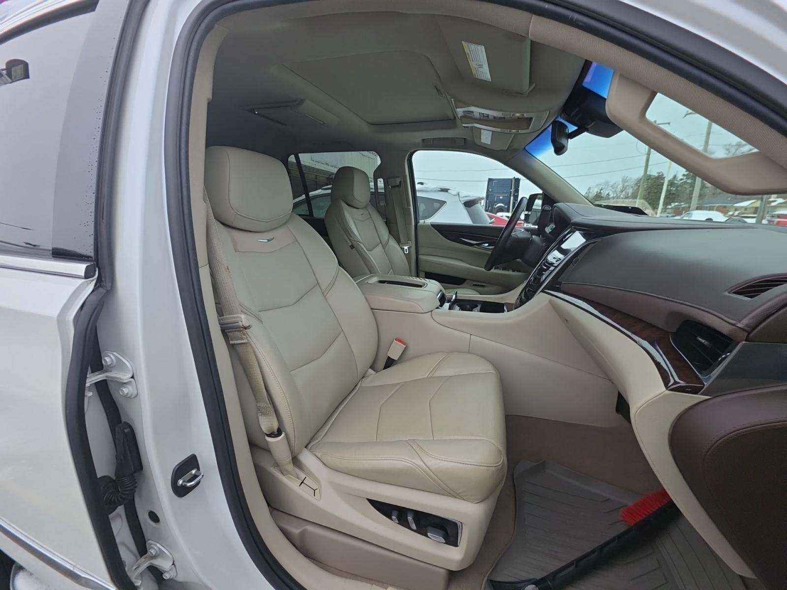 2016 Cadillac Escalade Luxury AWD