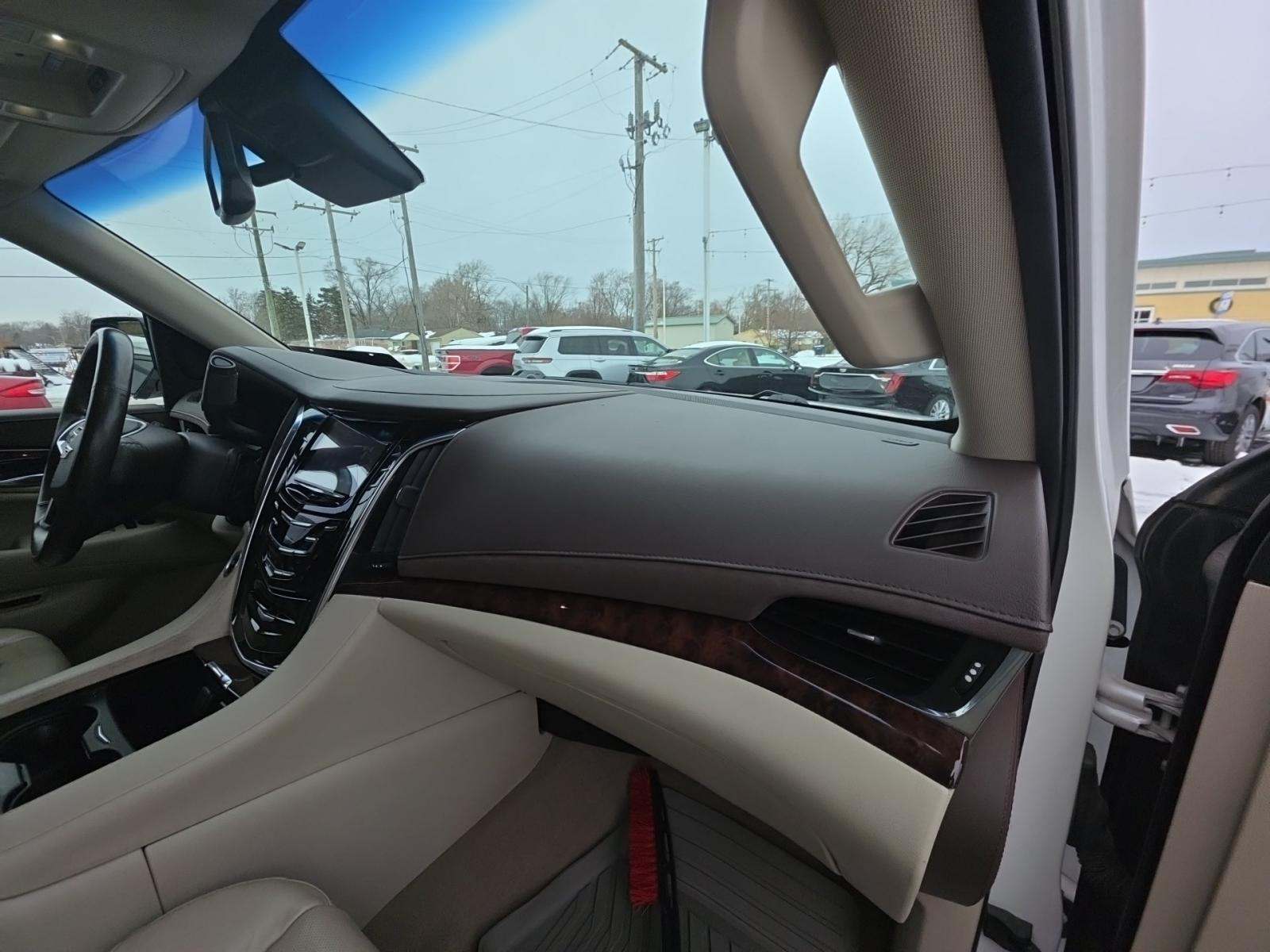 2016 Cadillac Escalade Luxury AWD