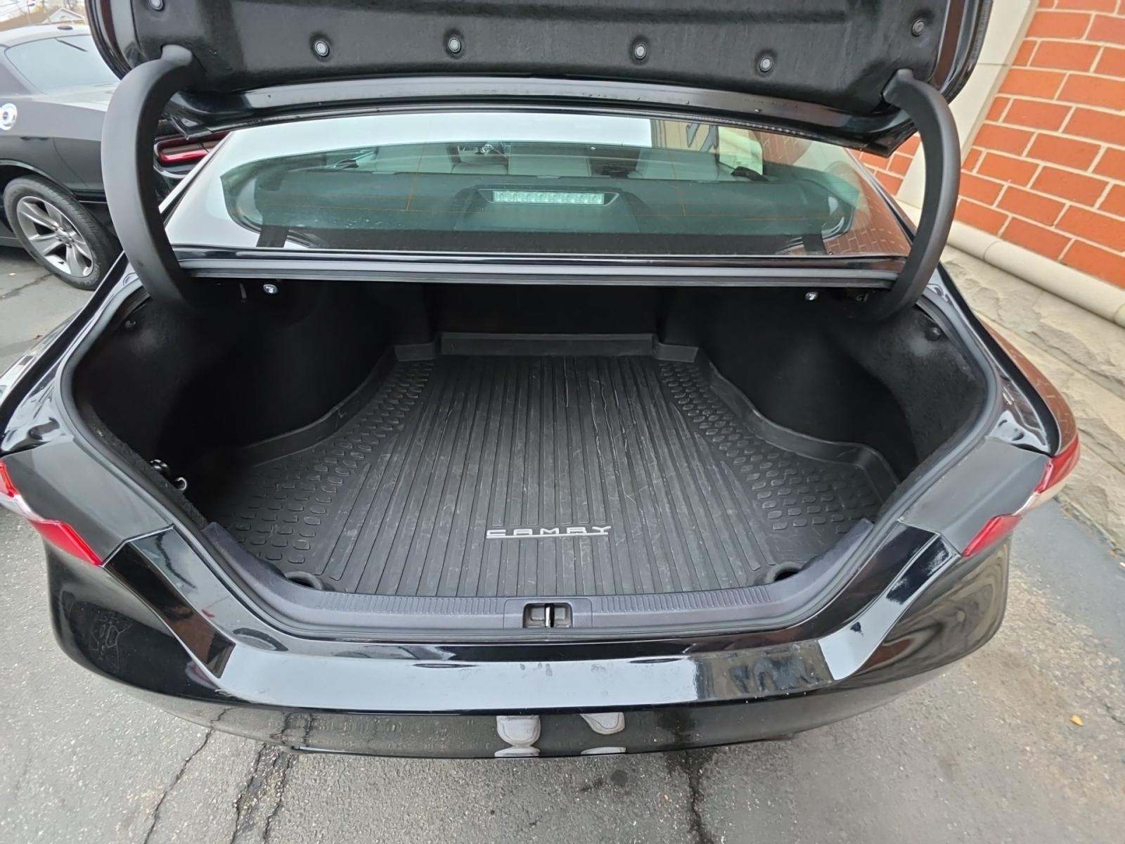 2023 Toyota Camry SE FWD