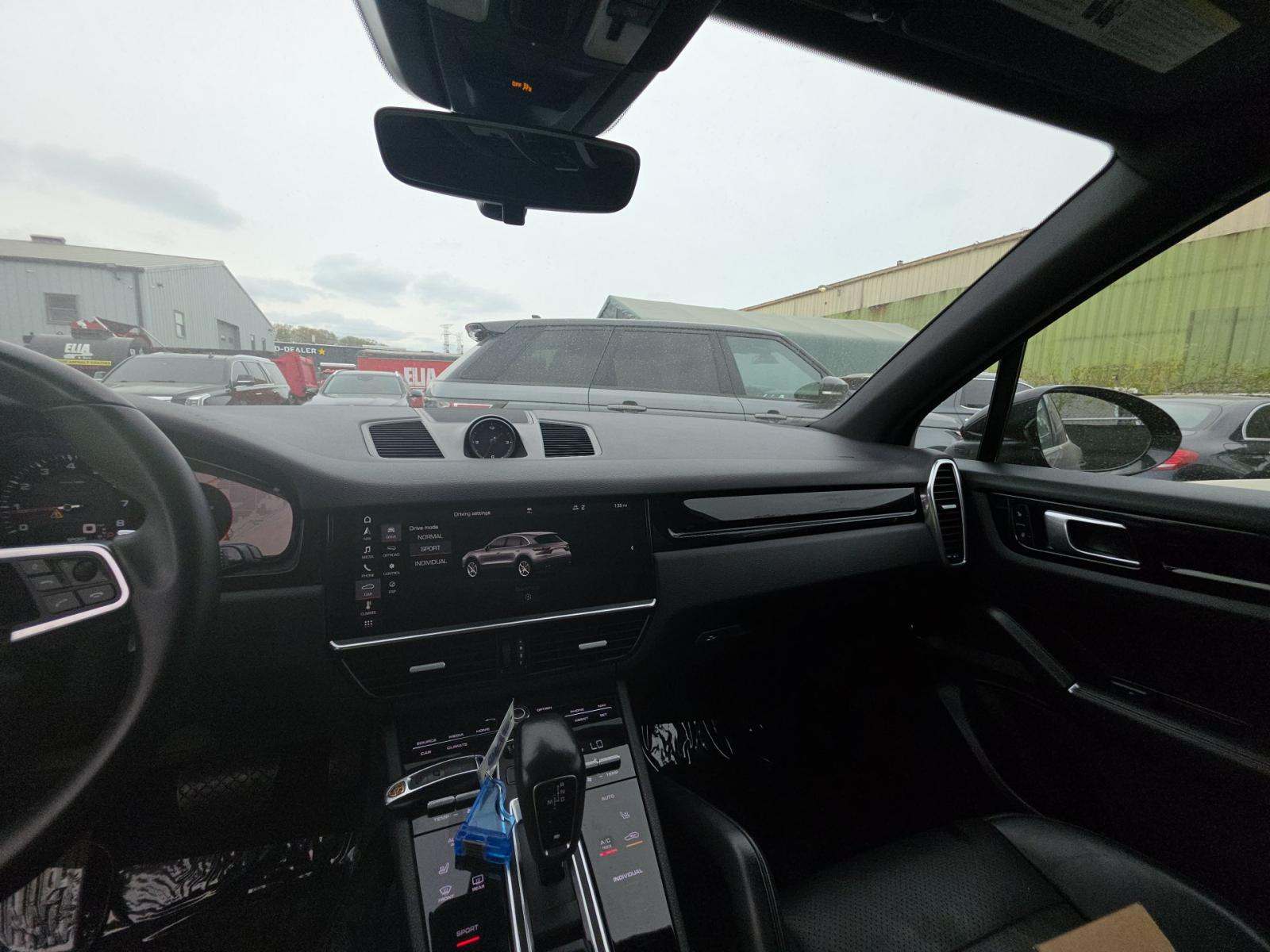 PORSCHE CAYENNE - 10