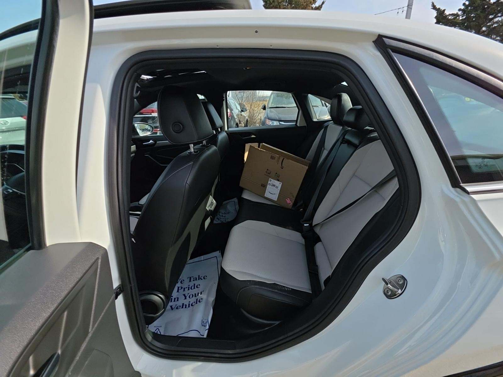 2019 Volkswagen Jetta 1.4T R-Line FWD