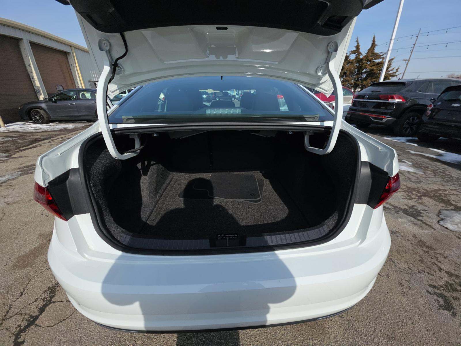 2019 Volkswagen Jetta 1.4T R-Line FWD