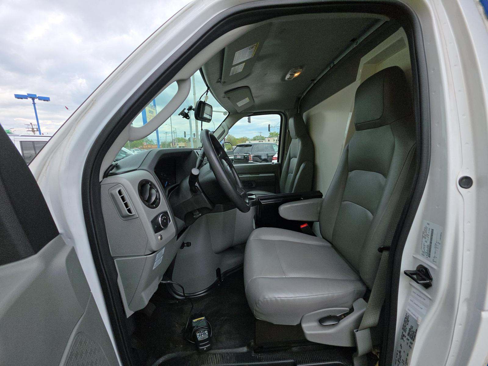 FORD E-350 - 6