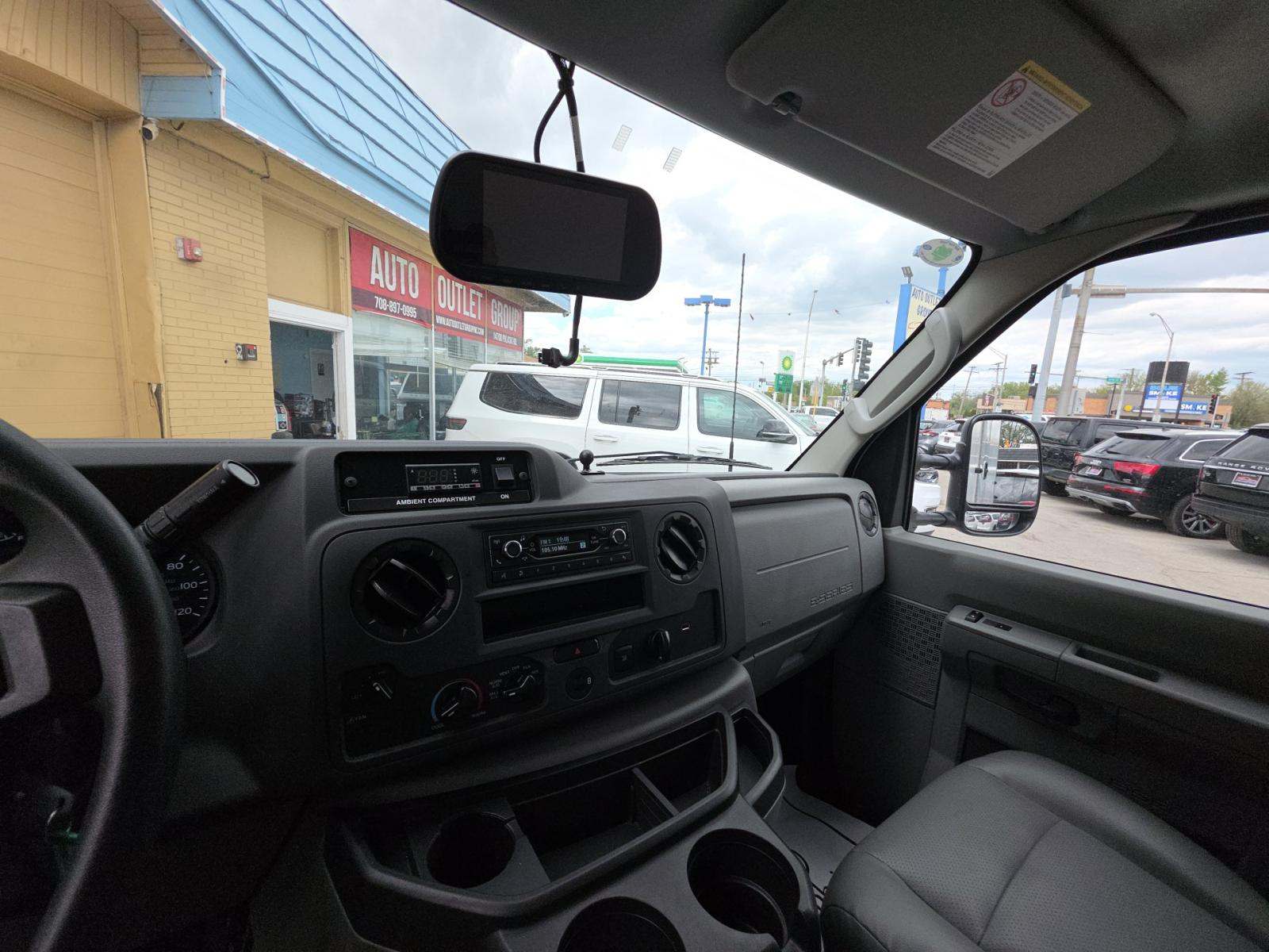 FORD E-350 - 10