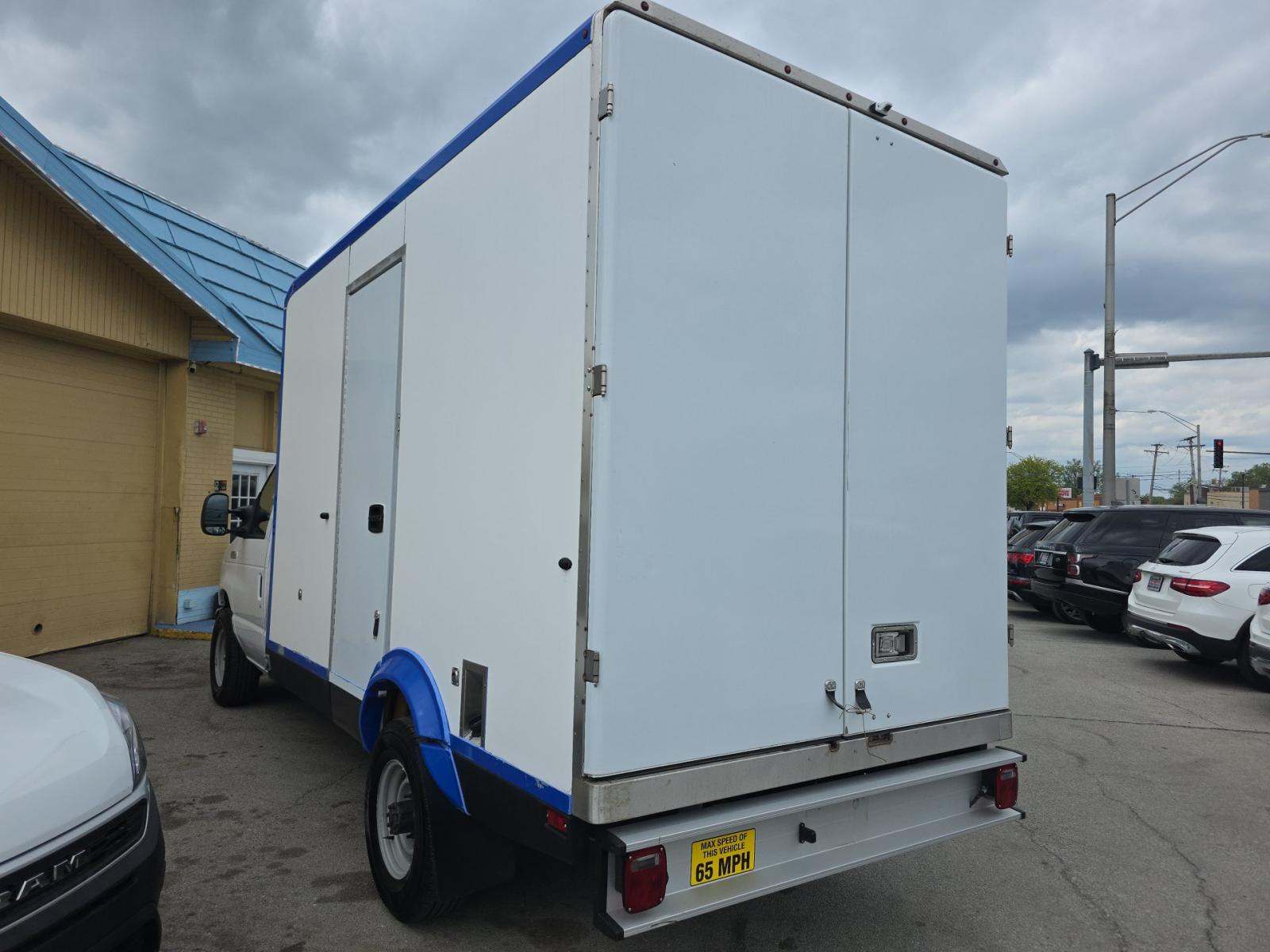 FORD E-350 - 2