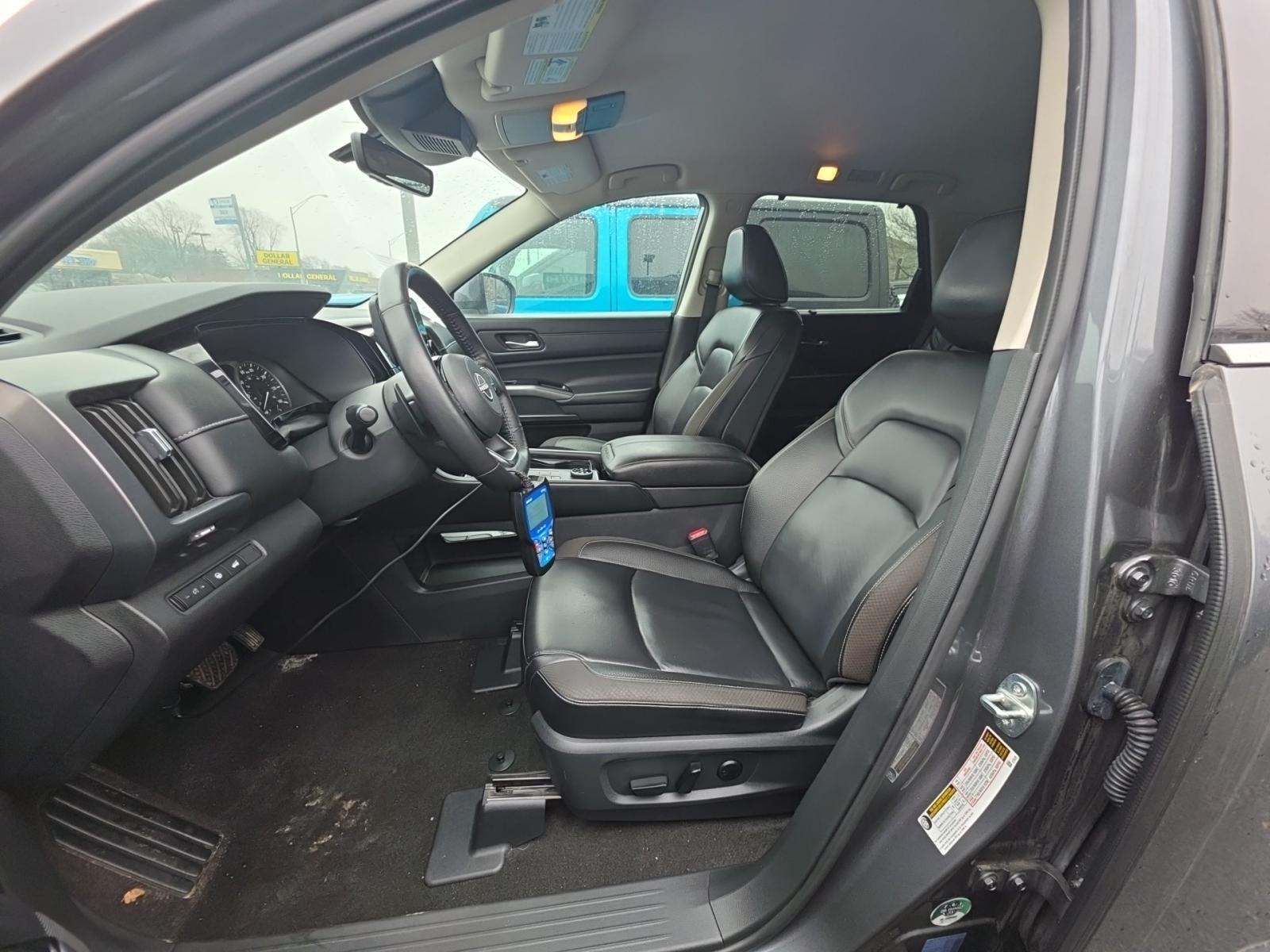 2024 Nissan Pathfinder SL AWD