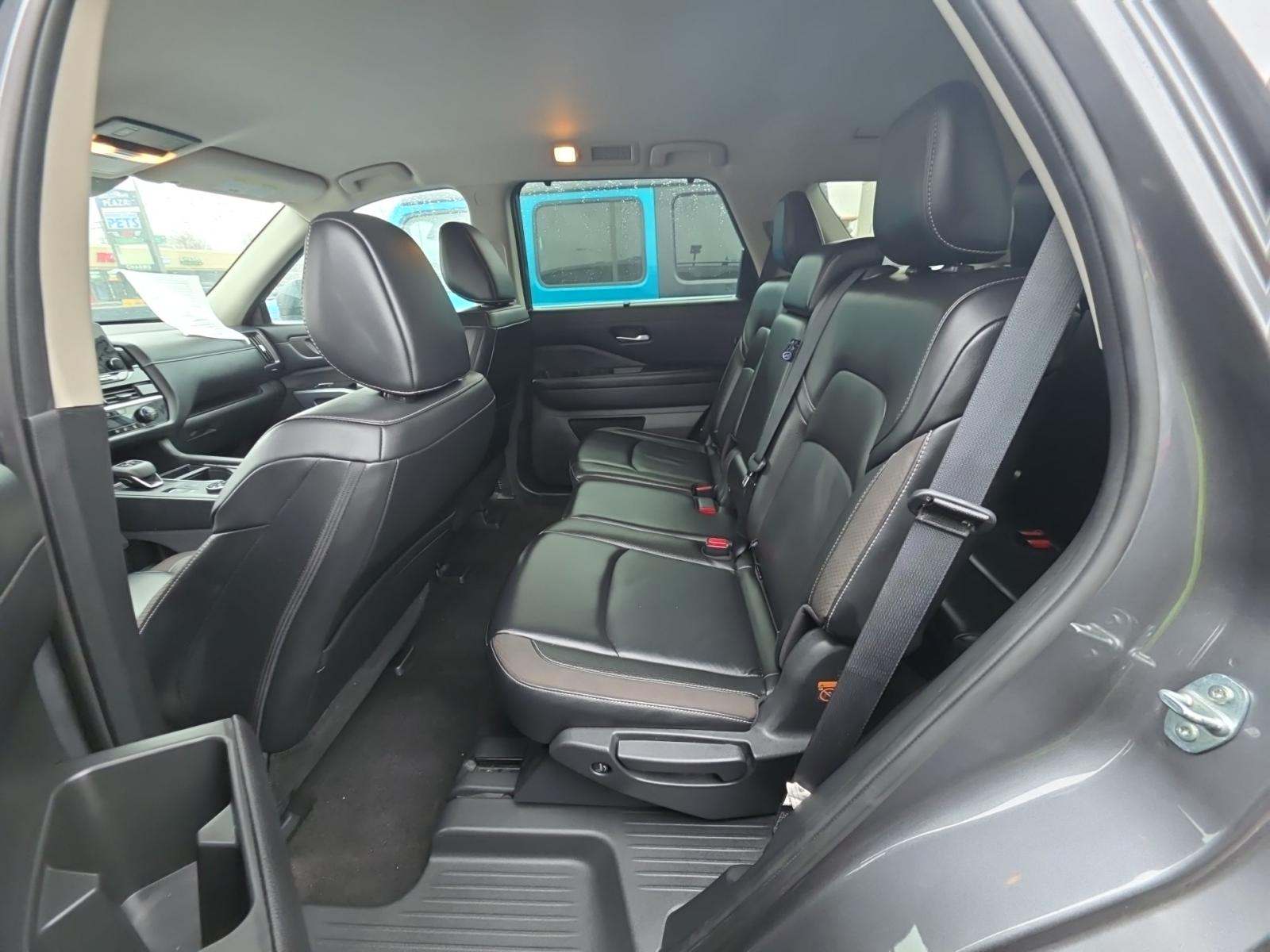 2024 Nissan Pathfinder SL AWD