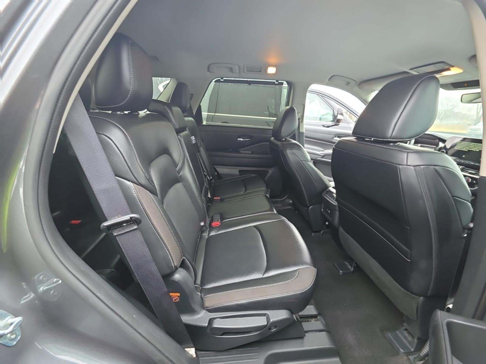 2024 Nissan Pathfinder SL AWD