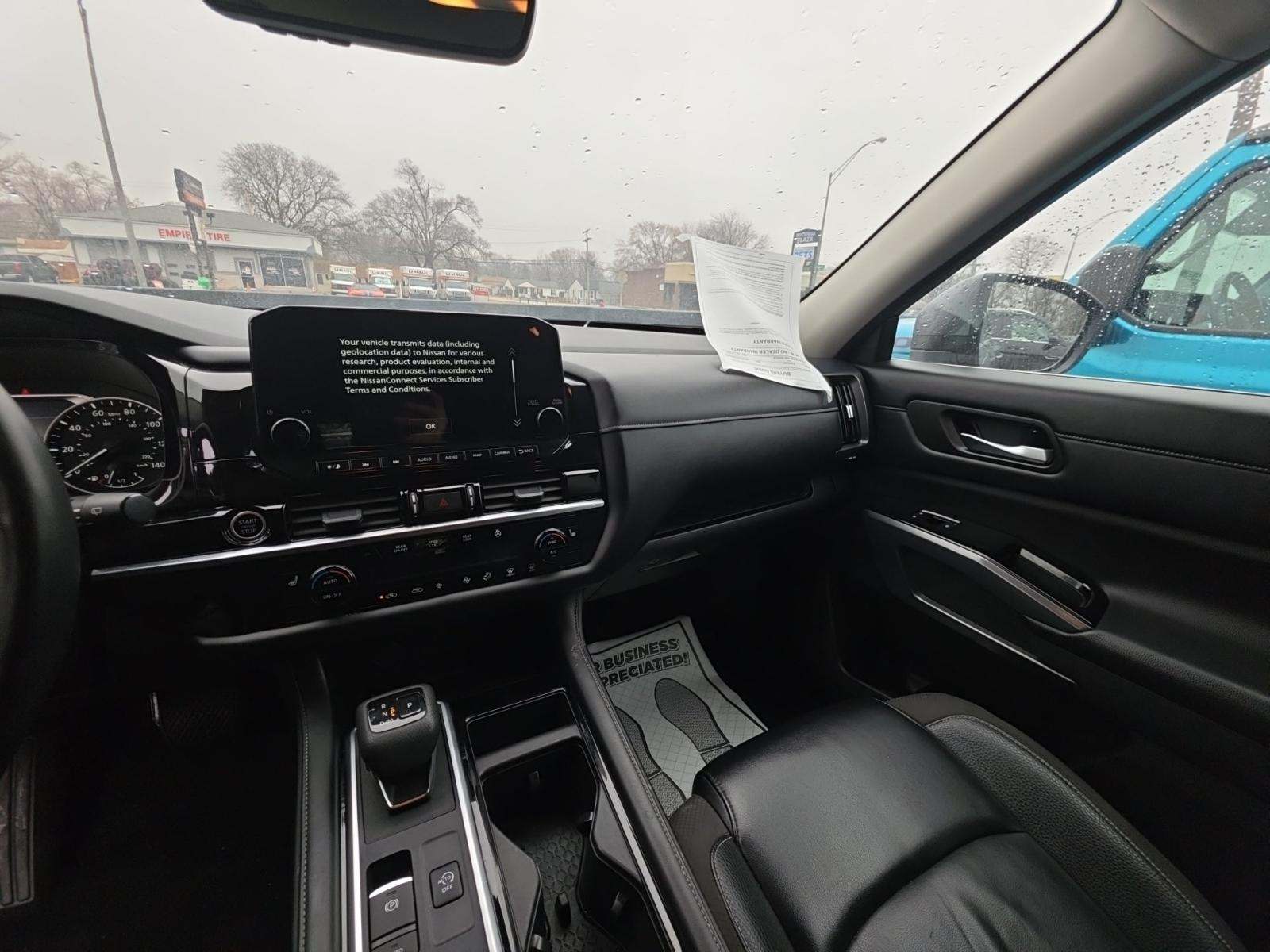 2024 Nissan Pathfinder SL AWD