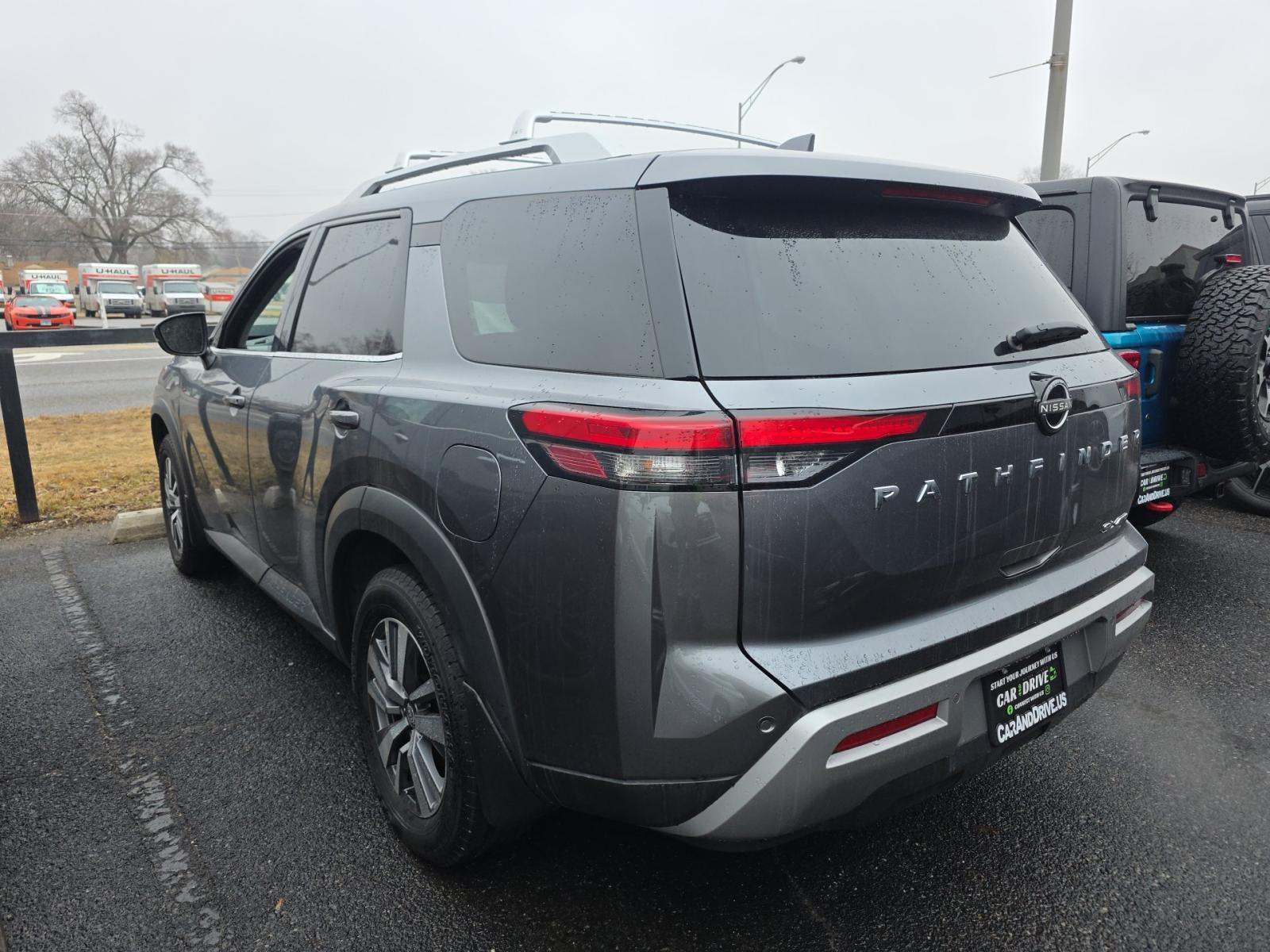 2024 Nissan Pathfinder SL AWD