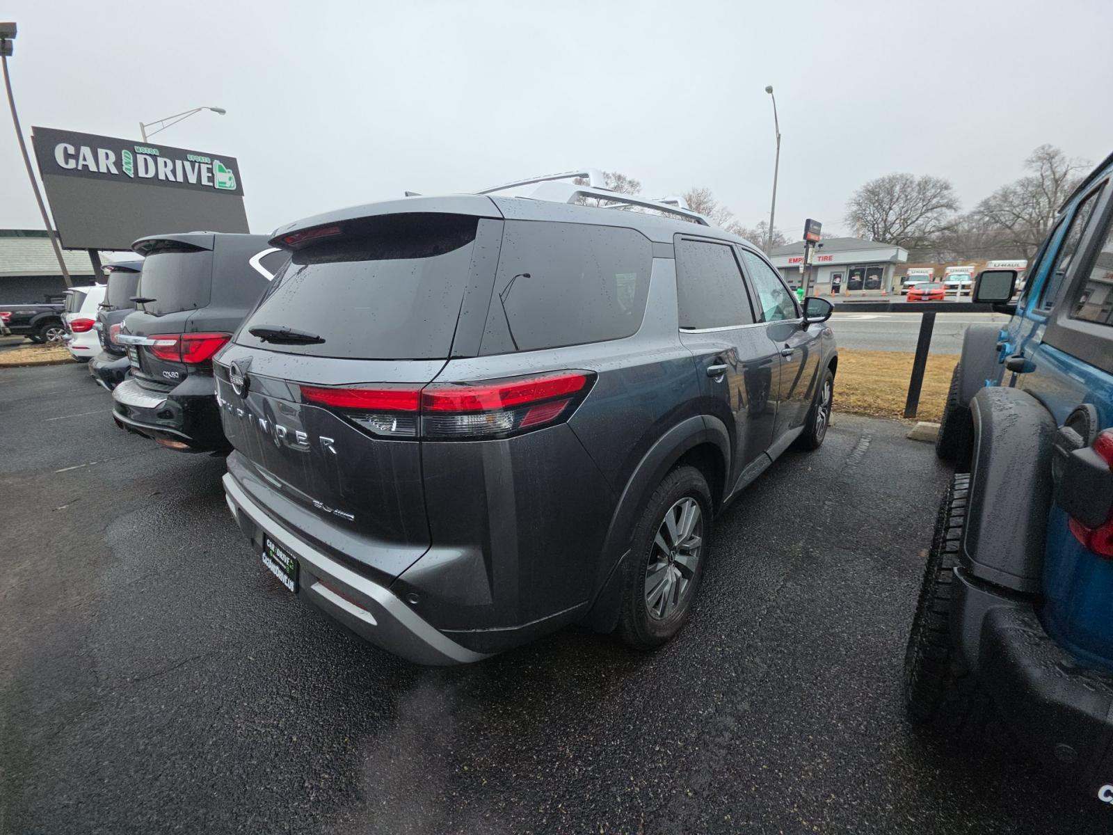 2024 Nissan Pathfinder SL AWD