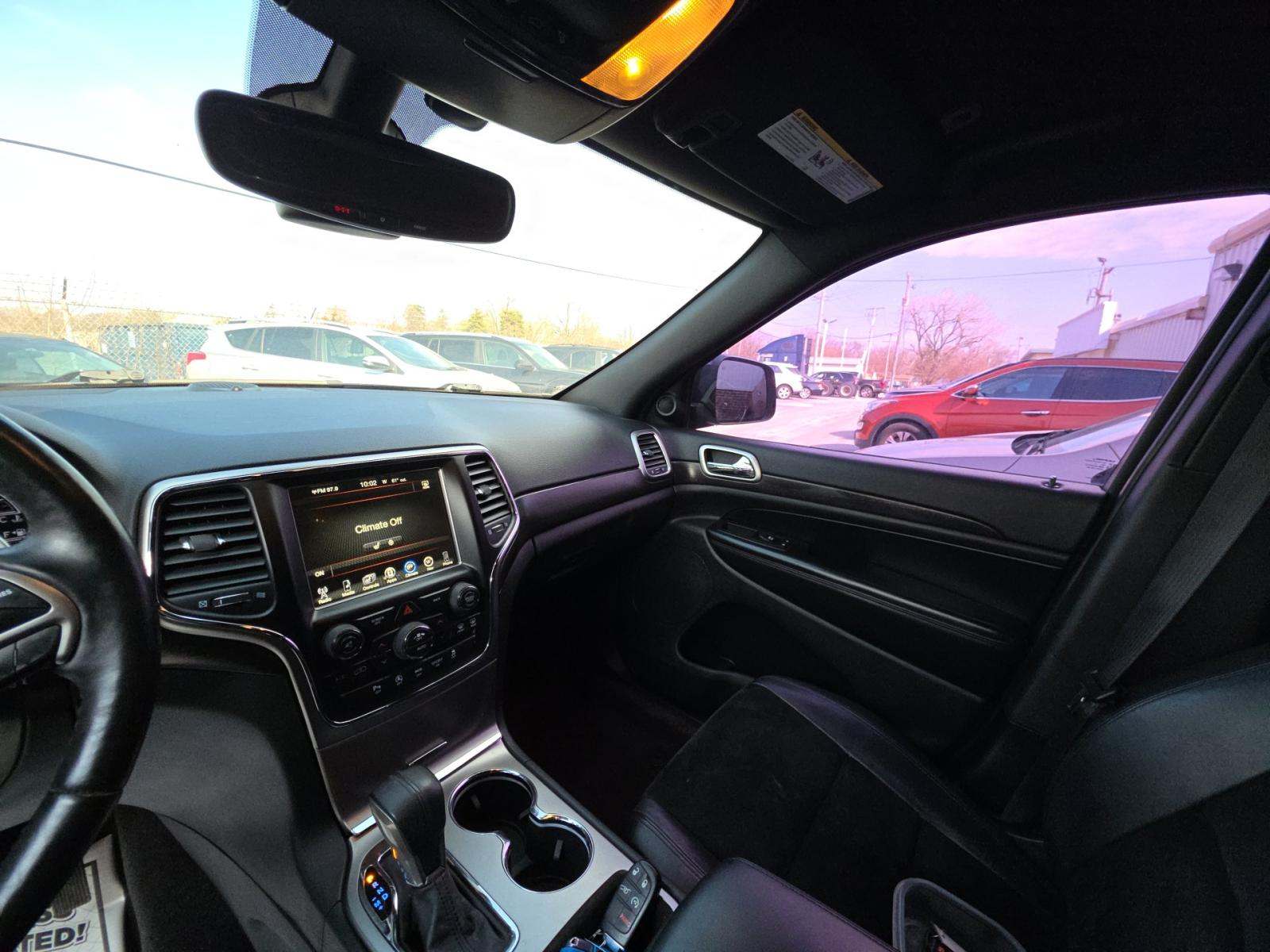 JEEP LAREDO ALTITUDE EDITION - 10