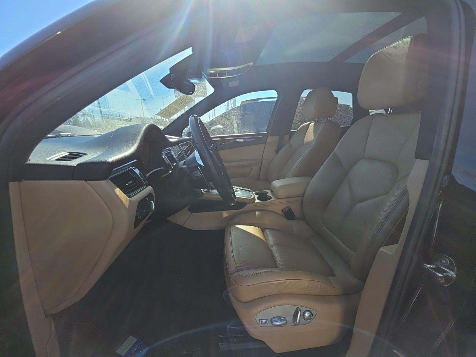 2017 Porsche Macan Base AWD