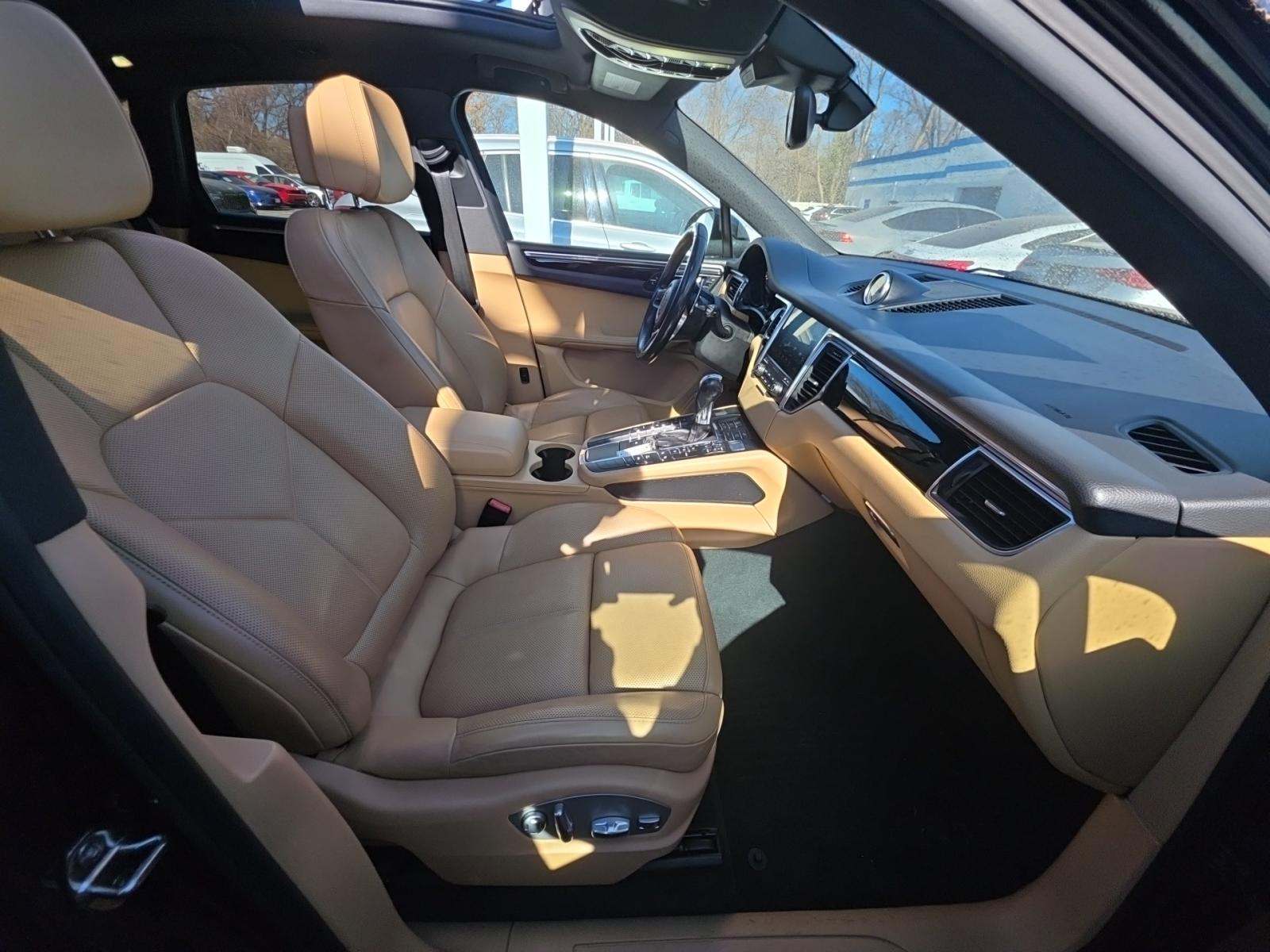 2017 Porsche Macan Base AWD