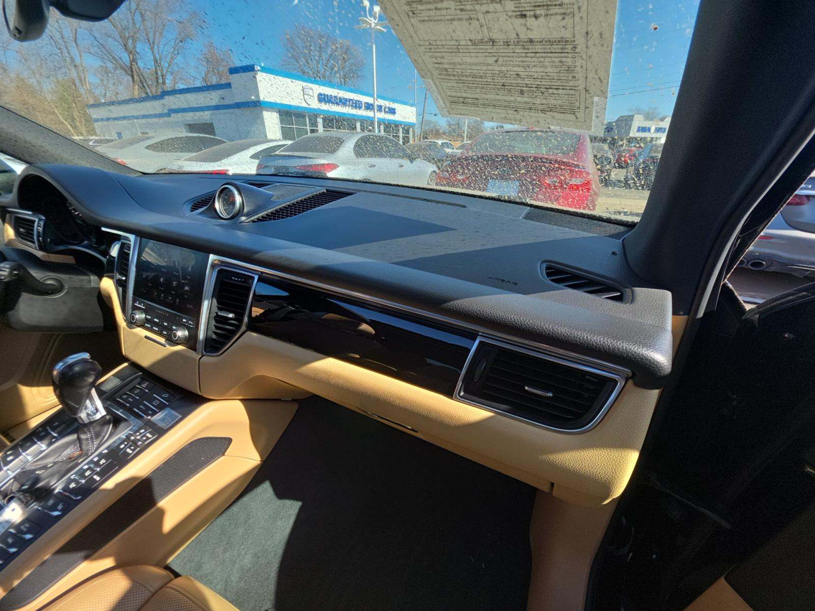 2017 Porsche Macan Base AWD