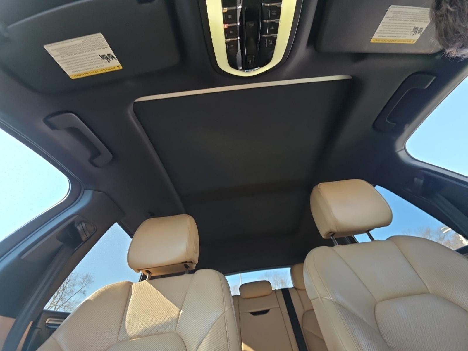 2017 Porsche Macan Base AWD