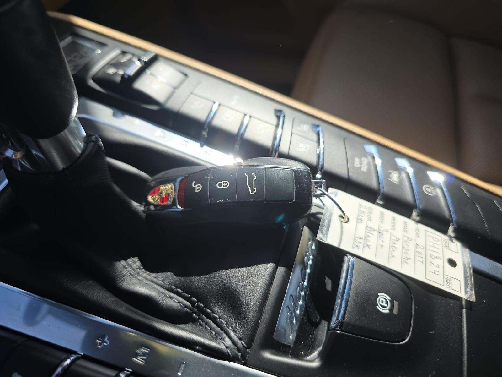 2017 Porsche Macan Base AWD