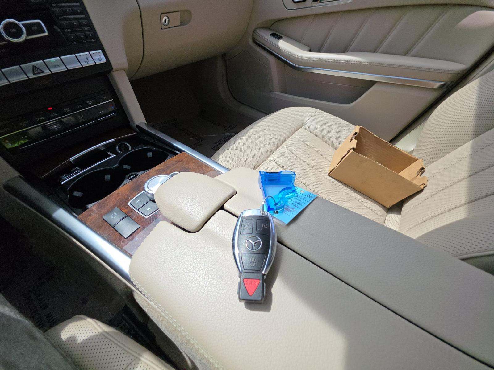 MERCEDES-BENZ E-CLASS - 8