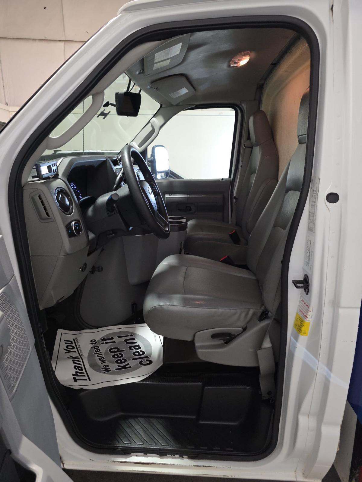 FORD E-350 - 6