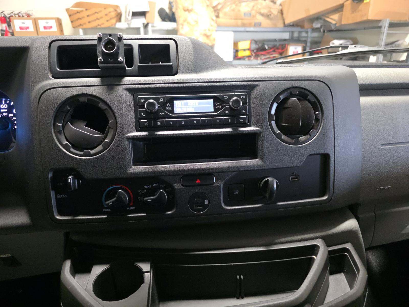 FORD E-350 - 10