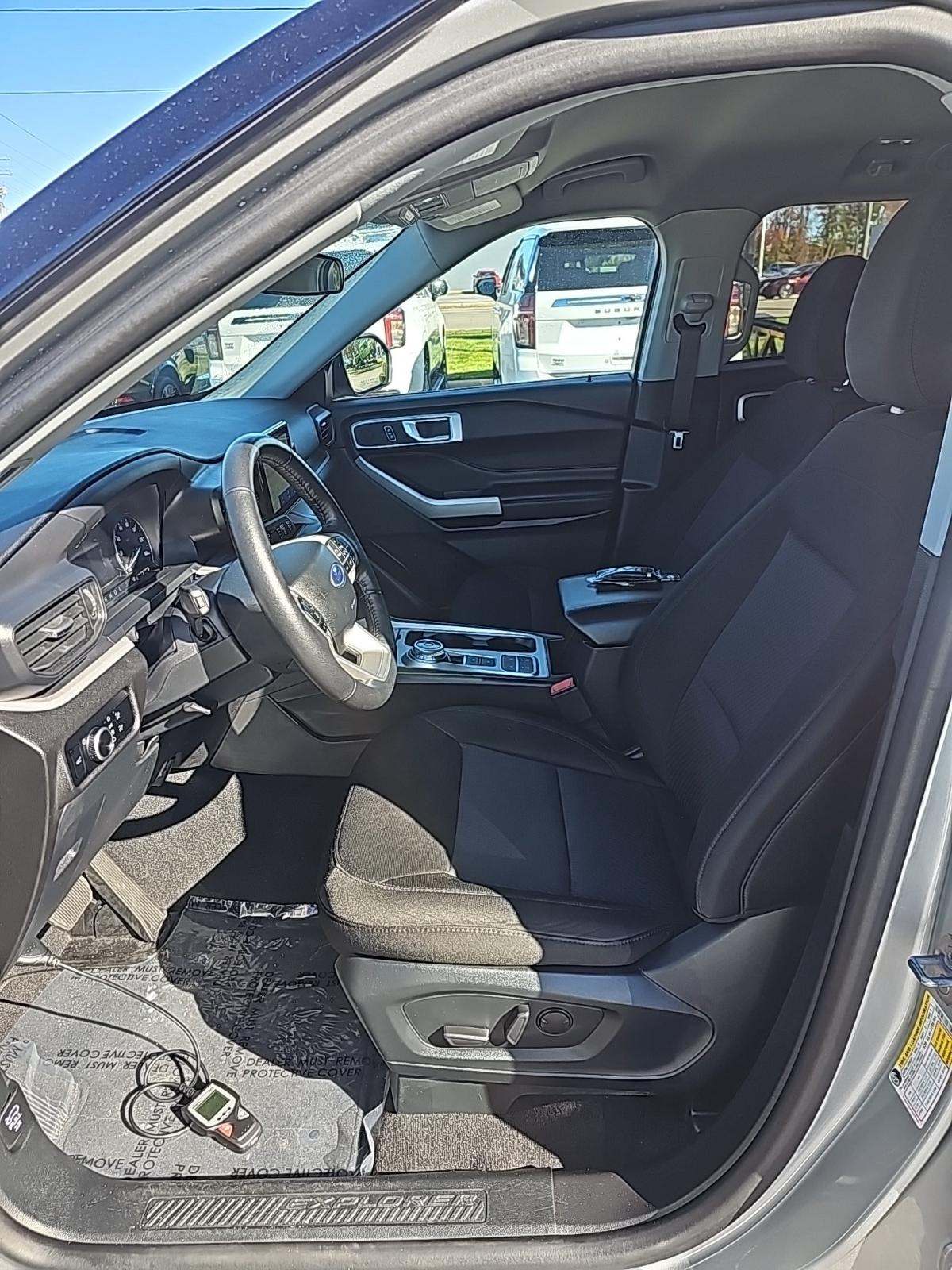 2024 Ford Explorer XLT RWD