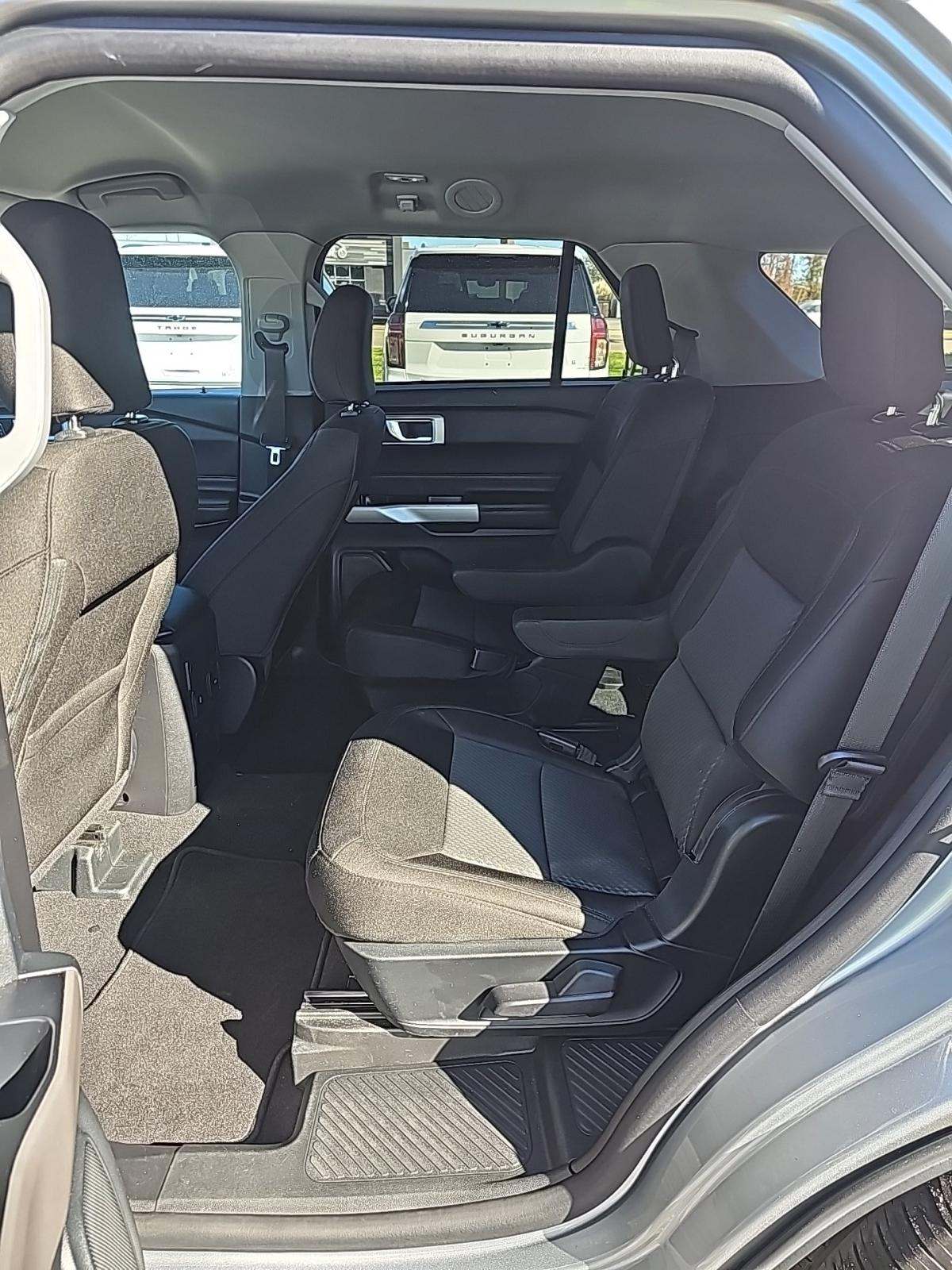 2024 Ford Explorer XLT RWD