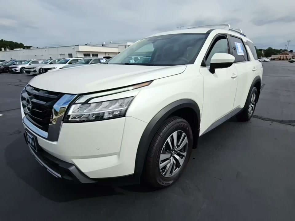2023 Nissan Pathfinder SL FWD