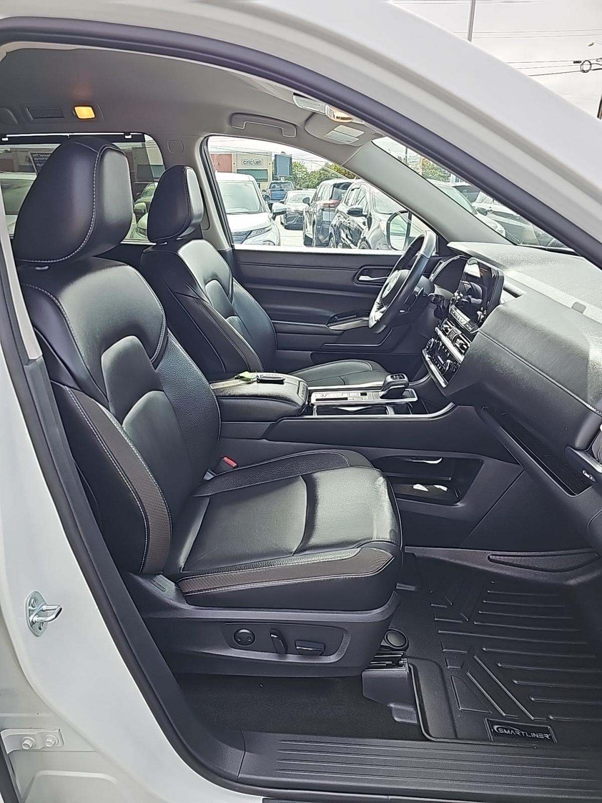 2023 Nissan Pathfinder SL FWD