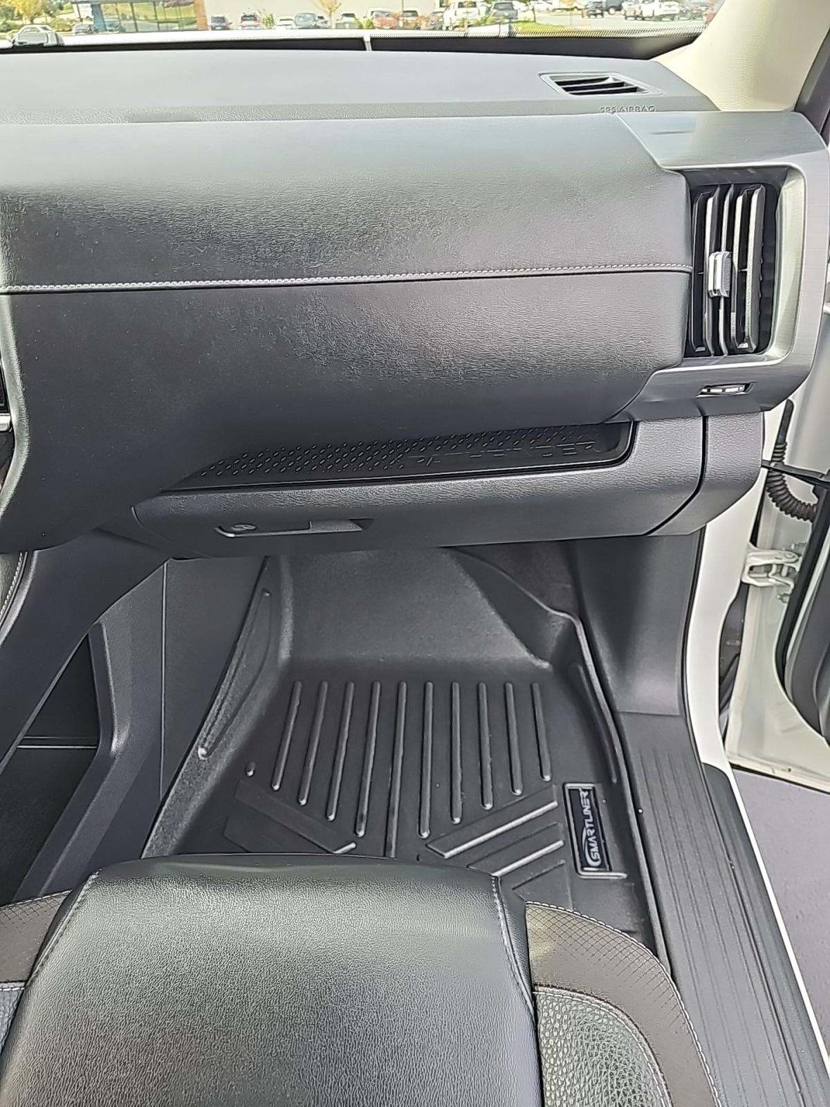 2023 Nissan Pathfinder SL FWD