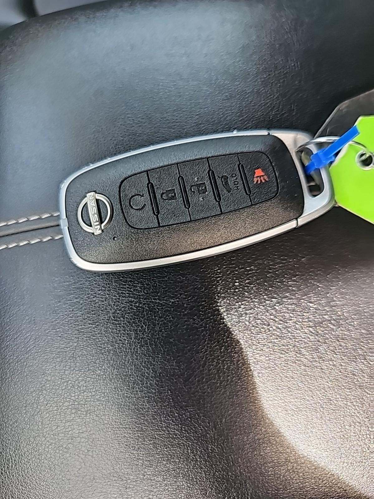 2023 Nissan Pathfinder SL FWD